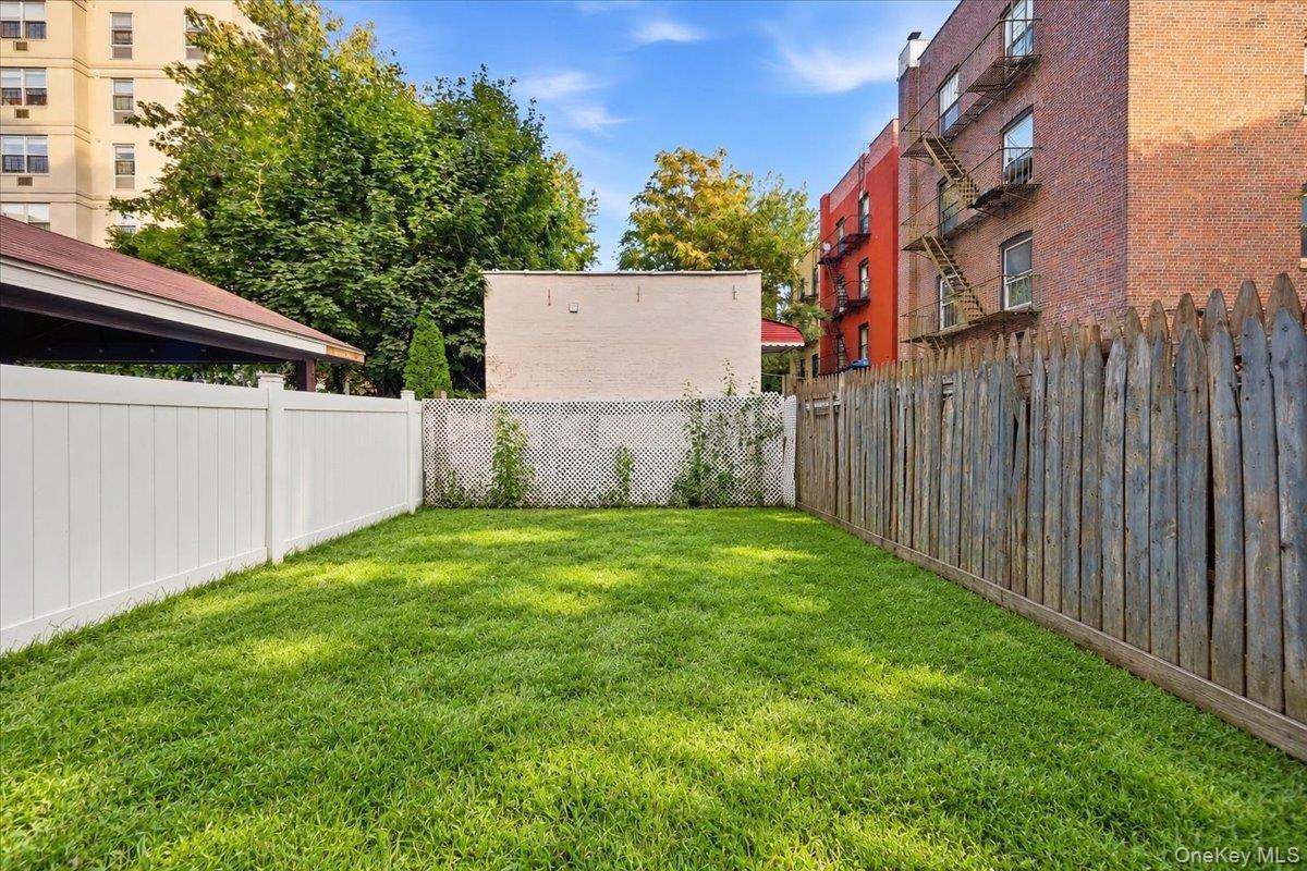 Single Family Arthur Avenue  Bronx, NY 10457, MLS-1055372-17