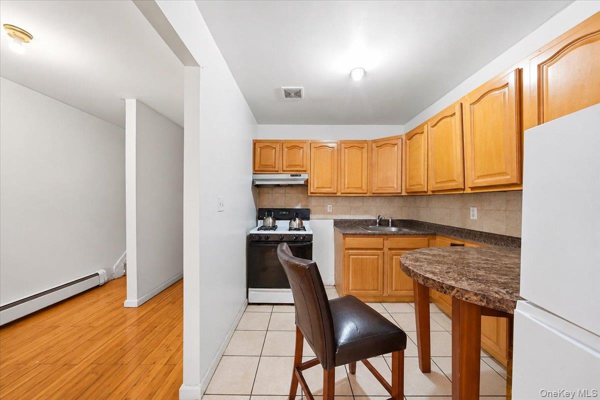 Single Family Arthur Avenue  Bronx, NY 10457, MLS-1055372-4