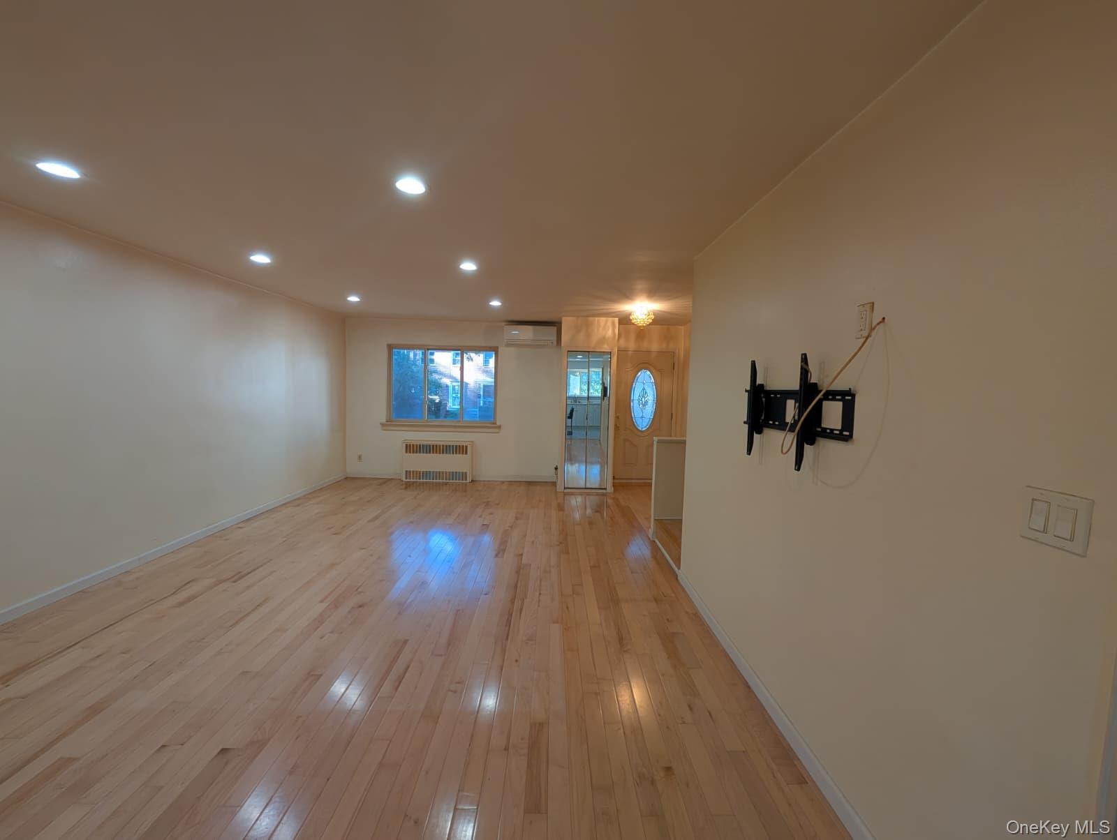 Single Family 77th Road Queens, NY 11367, MLS-1055417-3