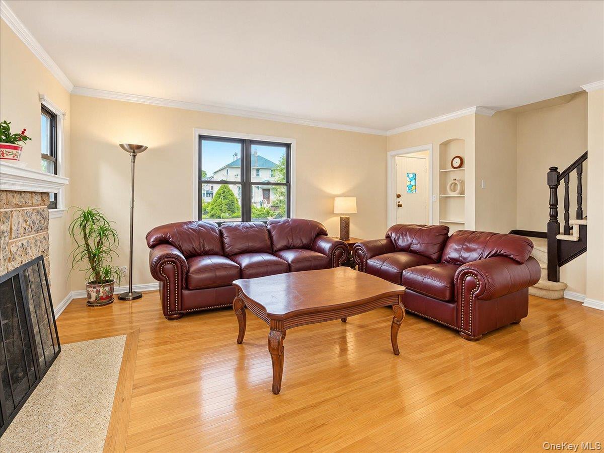 Single Family 181st Street  Queens, NY 11366, MLS-1055421-12
