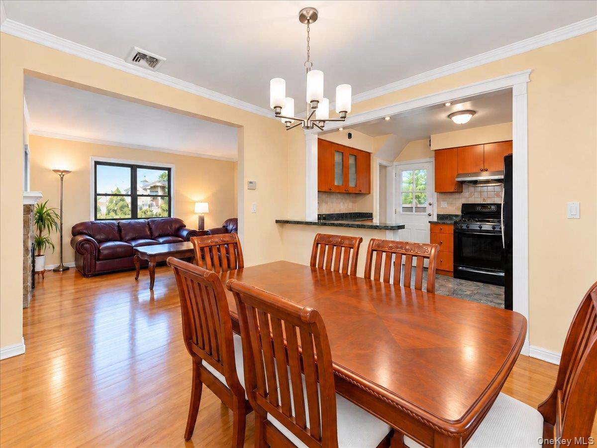 Single Family 181st Street  Queens, NY 11366, MLS-1055421-15