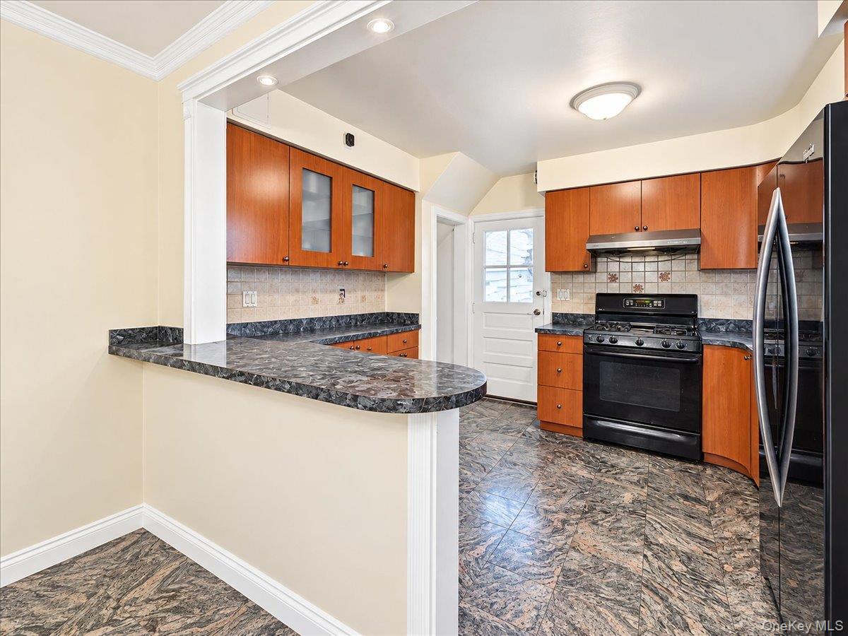 Single Family 181st Street  Queens, NY 11366, MLS-1055421-16