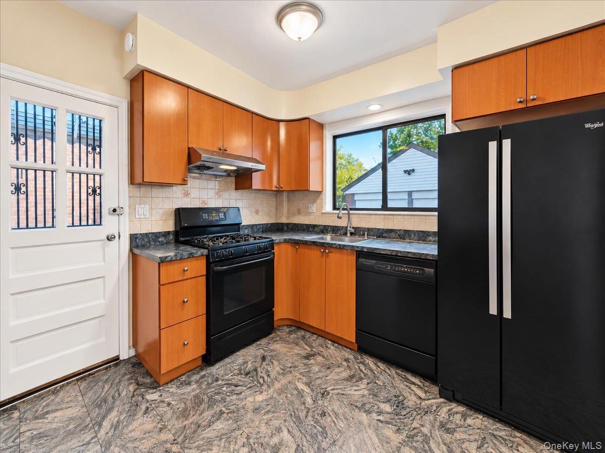 Single Family 181st Street  Queens, NY 11366, MLS-1055421-19