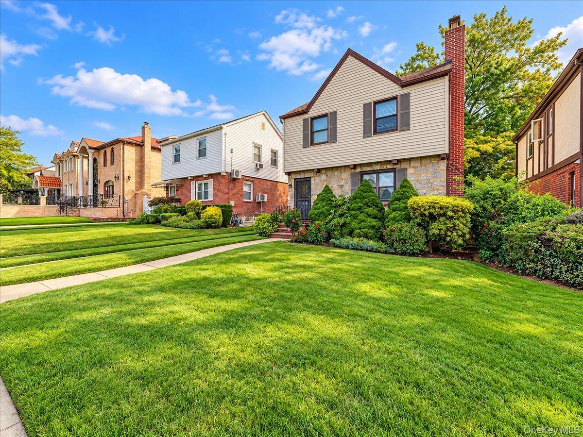 Single Family 181st Street  Queens, NY 11366, MLS-1055421-2