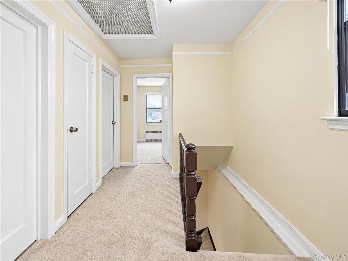 Single Family 181st Street  Queens, NY 11366, MLS-1055421-25