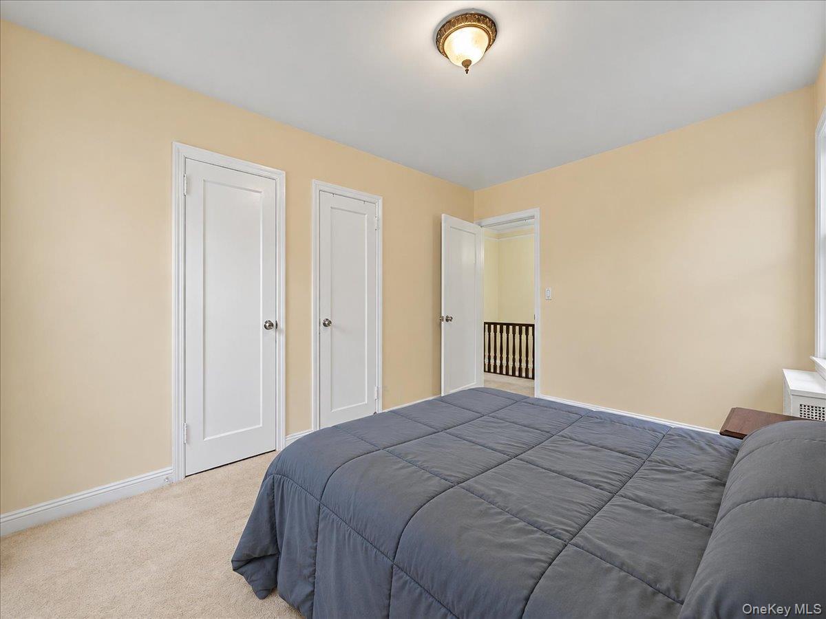 Single Family 181st Street  Queens, NY 11366, MLS-1055421-27