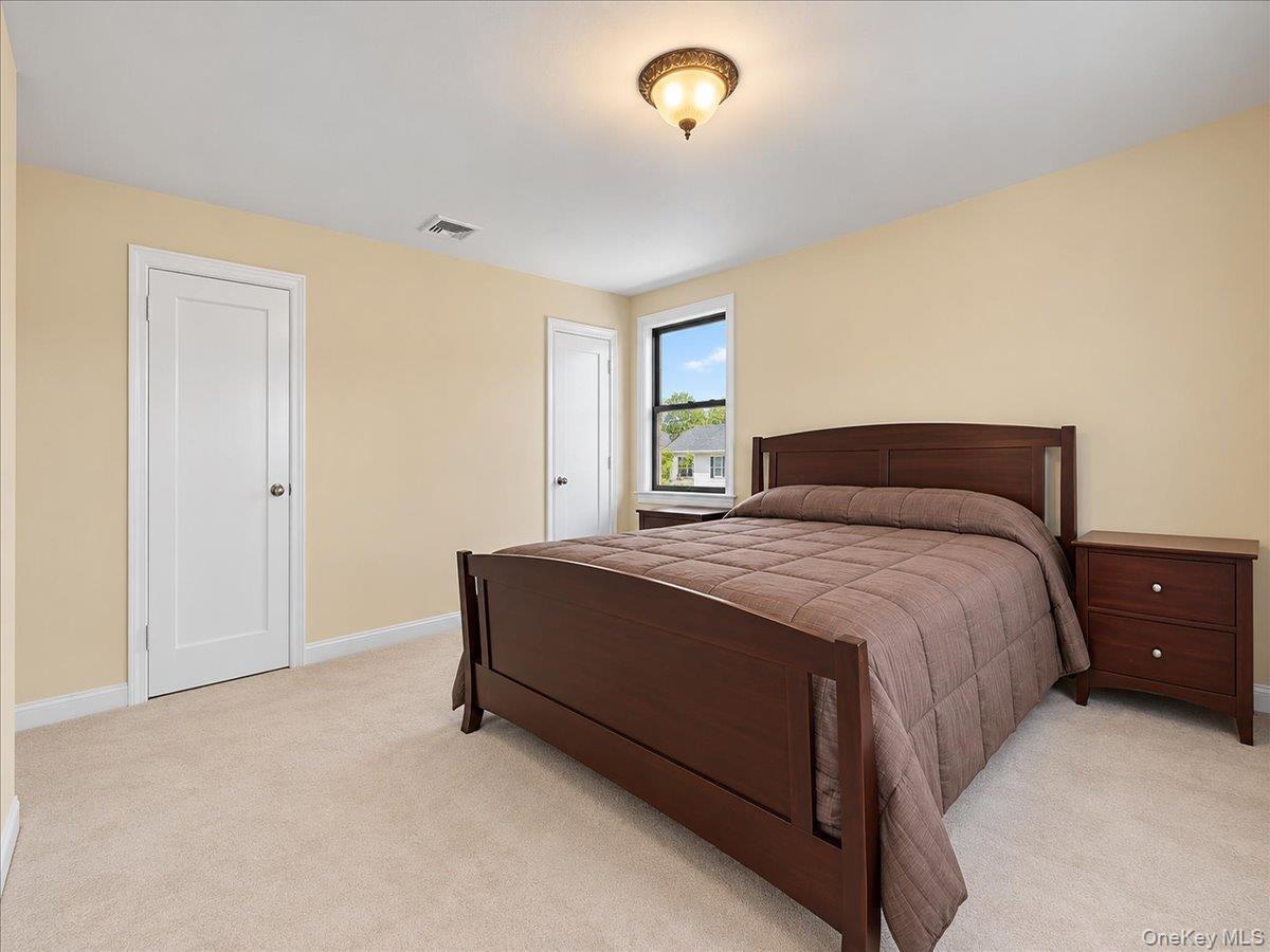 Single Family 181st Street  Queens, NY 11366, MLS-1055421-29