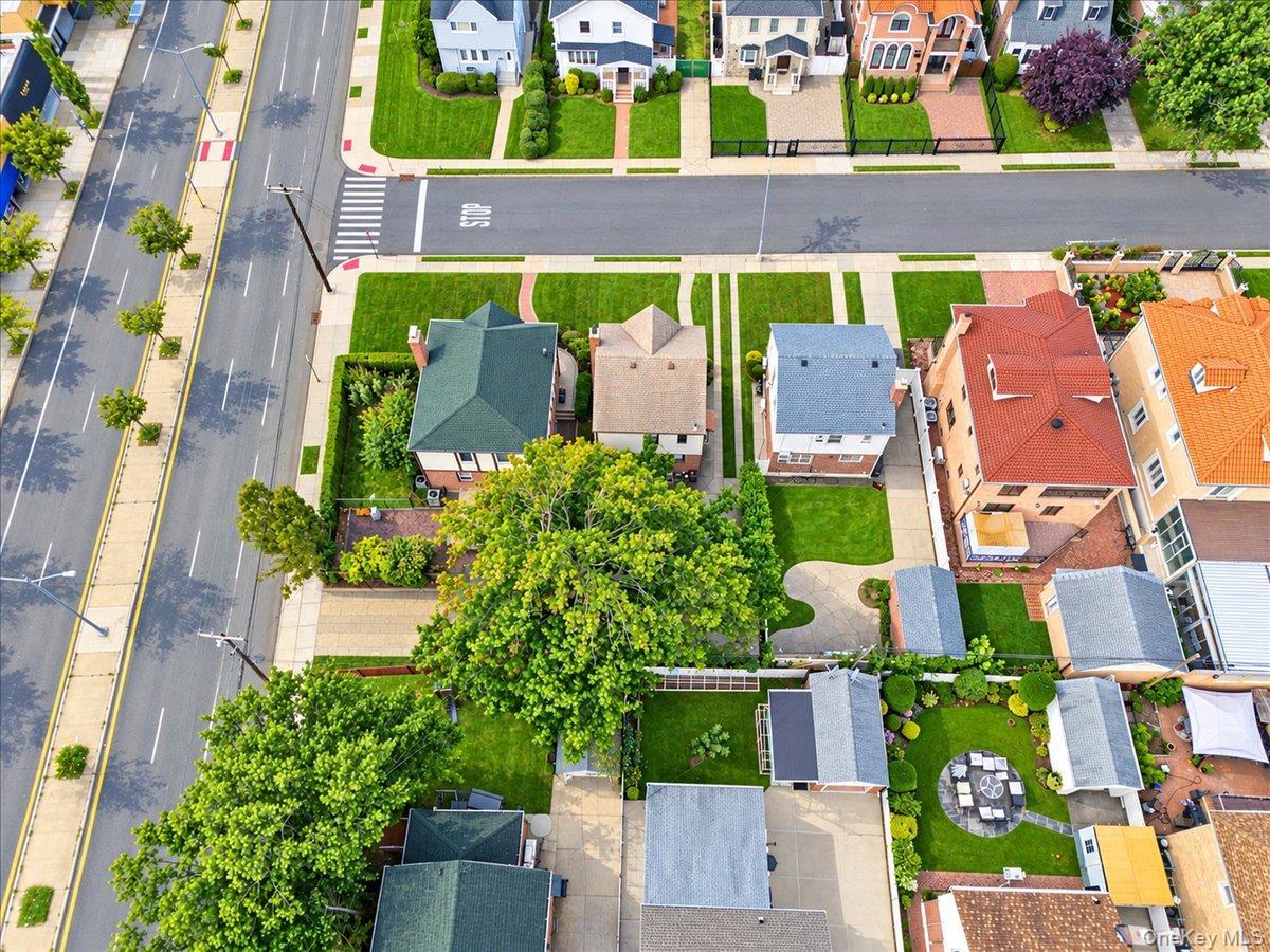 Single Family 181st Street  Queens, NY 11366, MLS-1055421-5