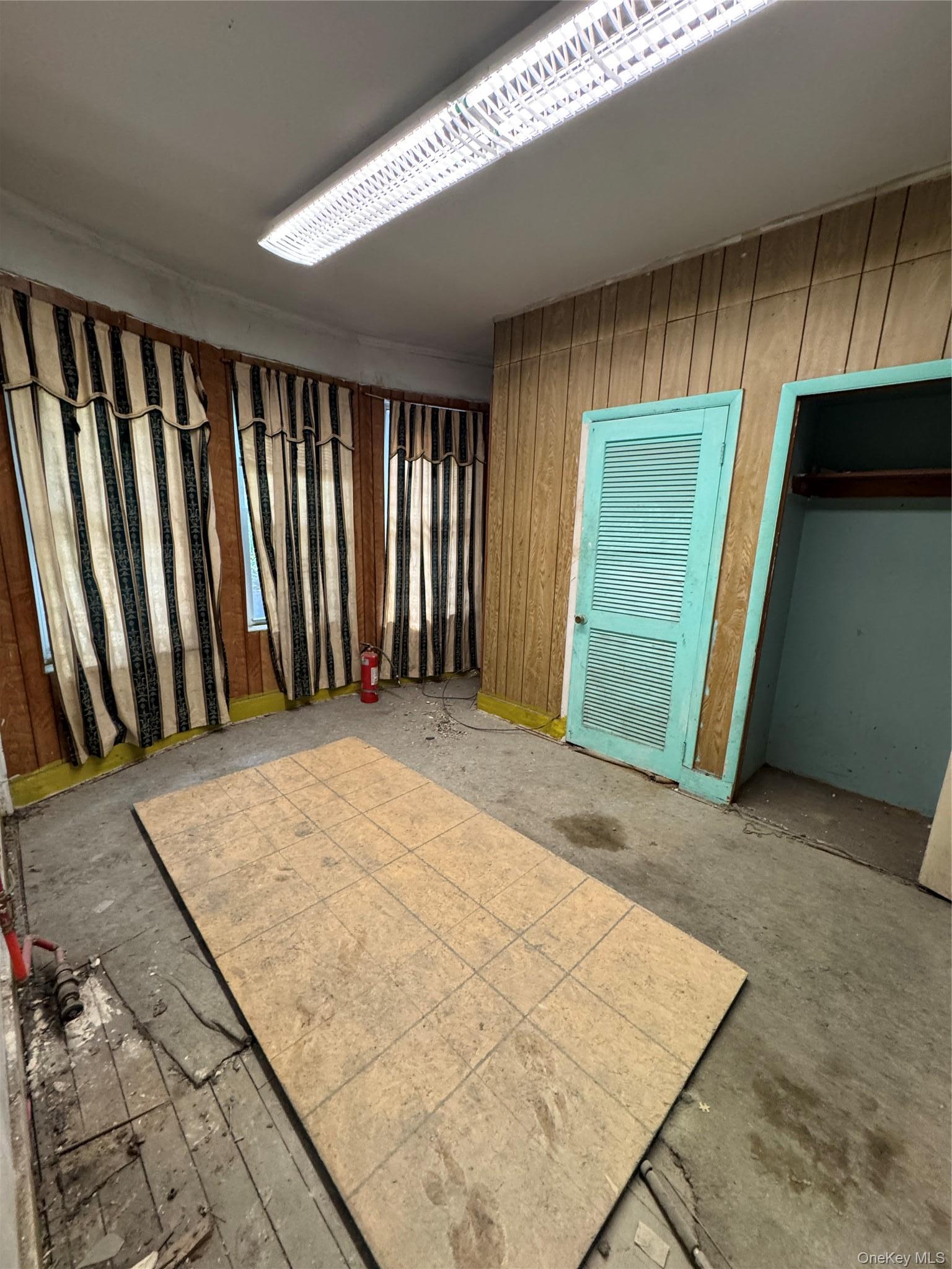 Single Family Baker Avenue Bronx, NY 10460, MLS-1055508-27
