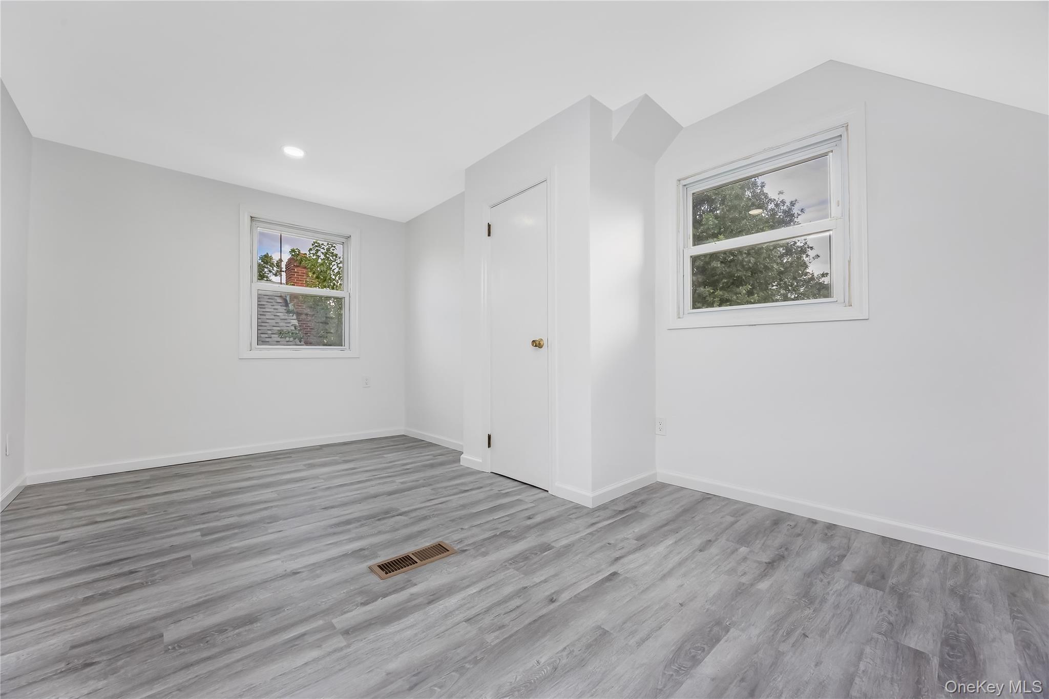 Single Family 120th Avenue Queens, NY 11412, MLS-1055515-7