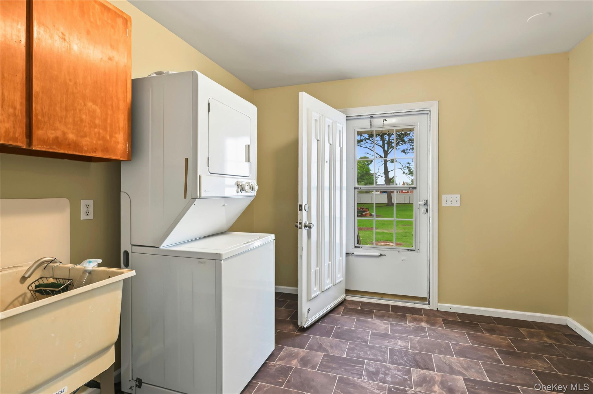 Single Family Tooker Avenue  Suffolk County, NY 11704, MLS-1055529-12