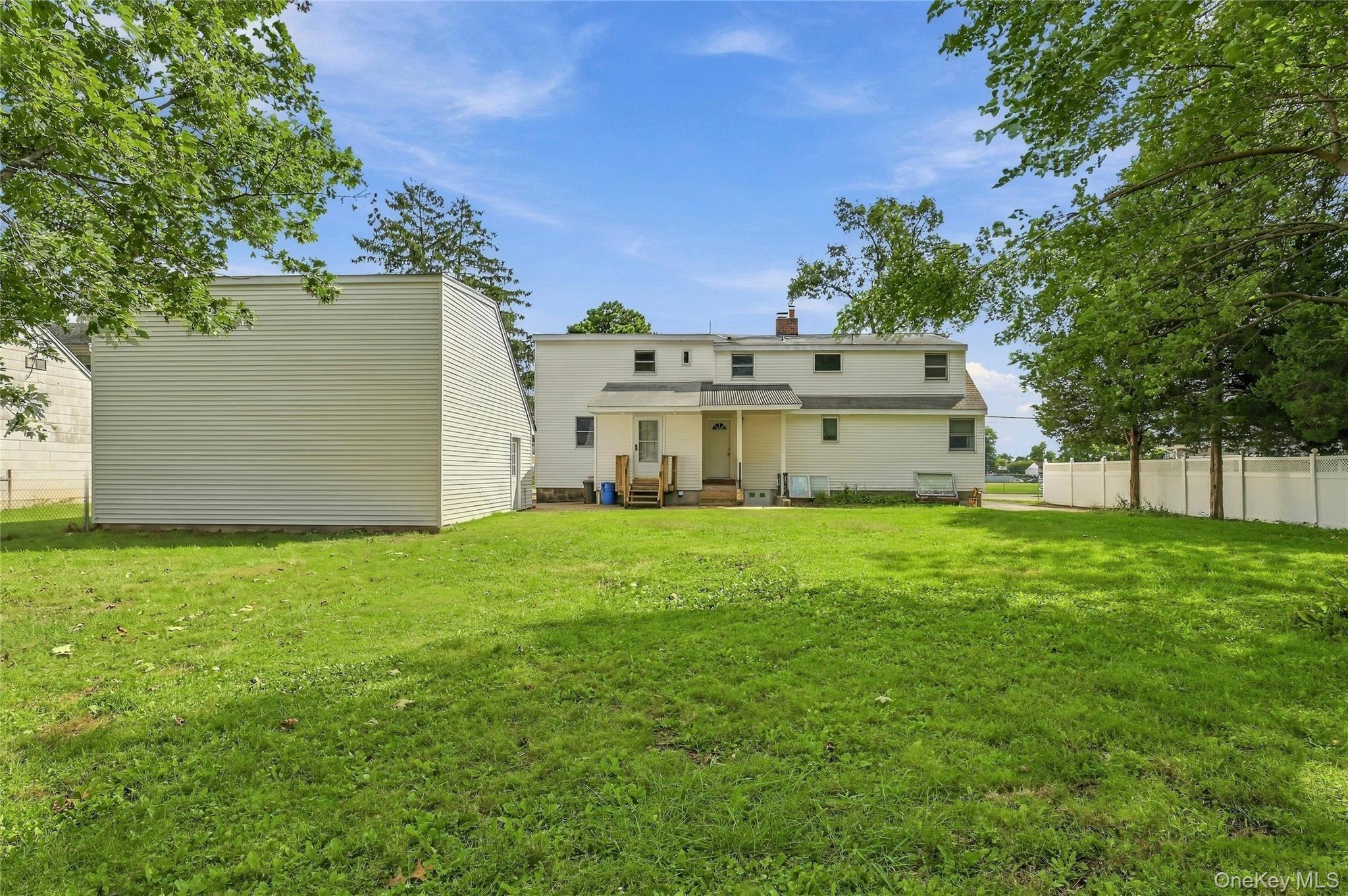Single Family Tooker Avenue  Suffolk County, NY 11704, MLS-1055529-4