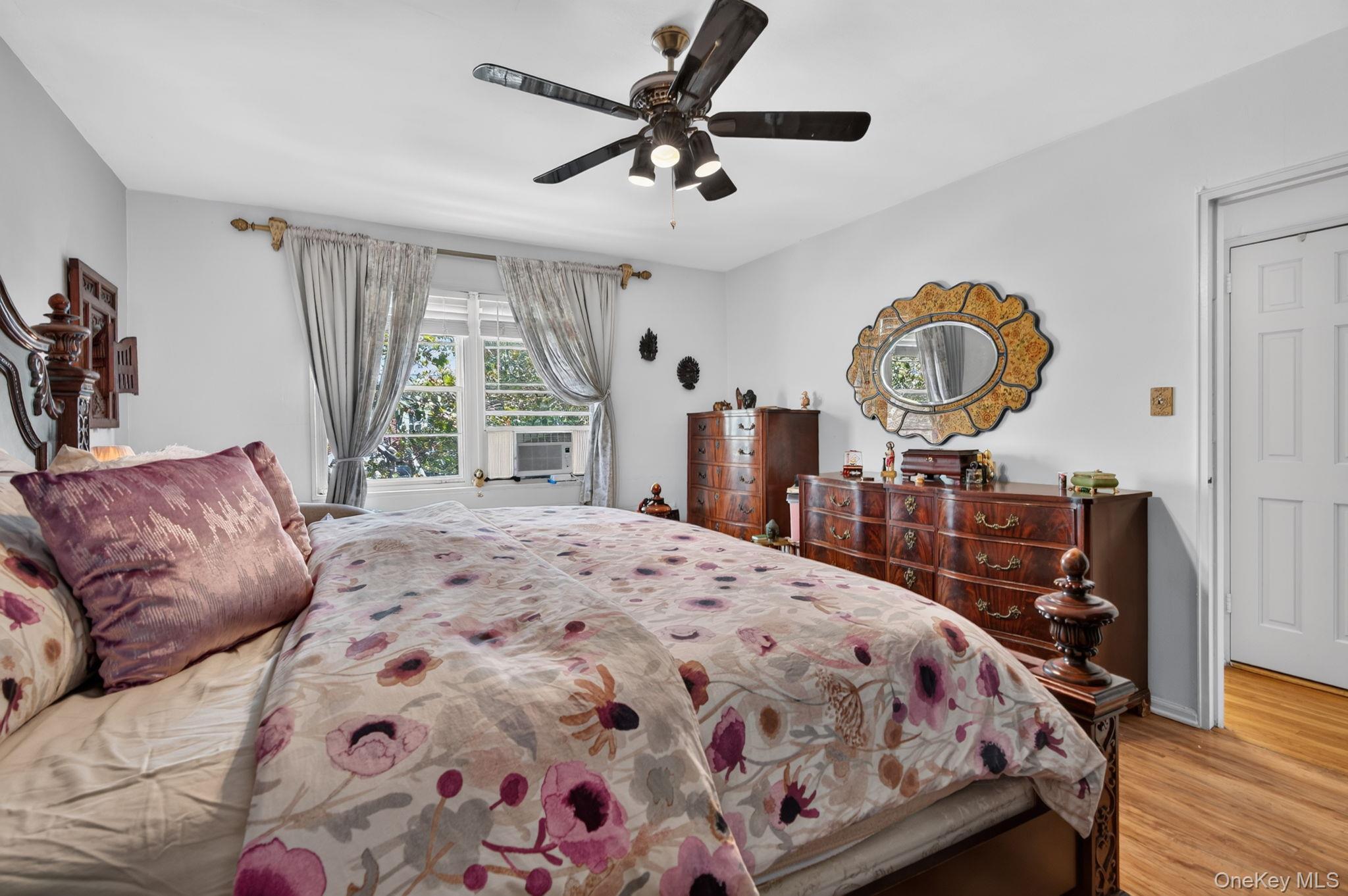Single Family Bragg Street  Brooklyn, NY 11235, MLS-1055539-24