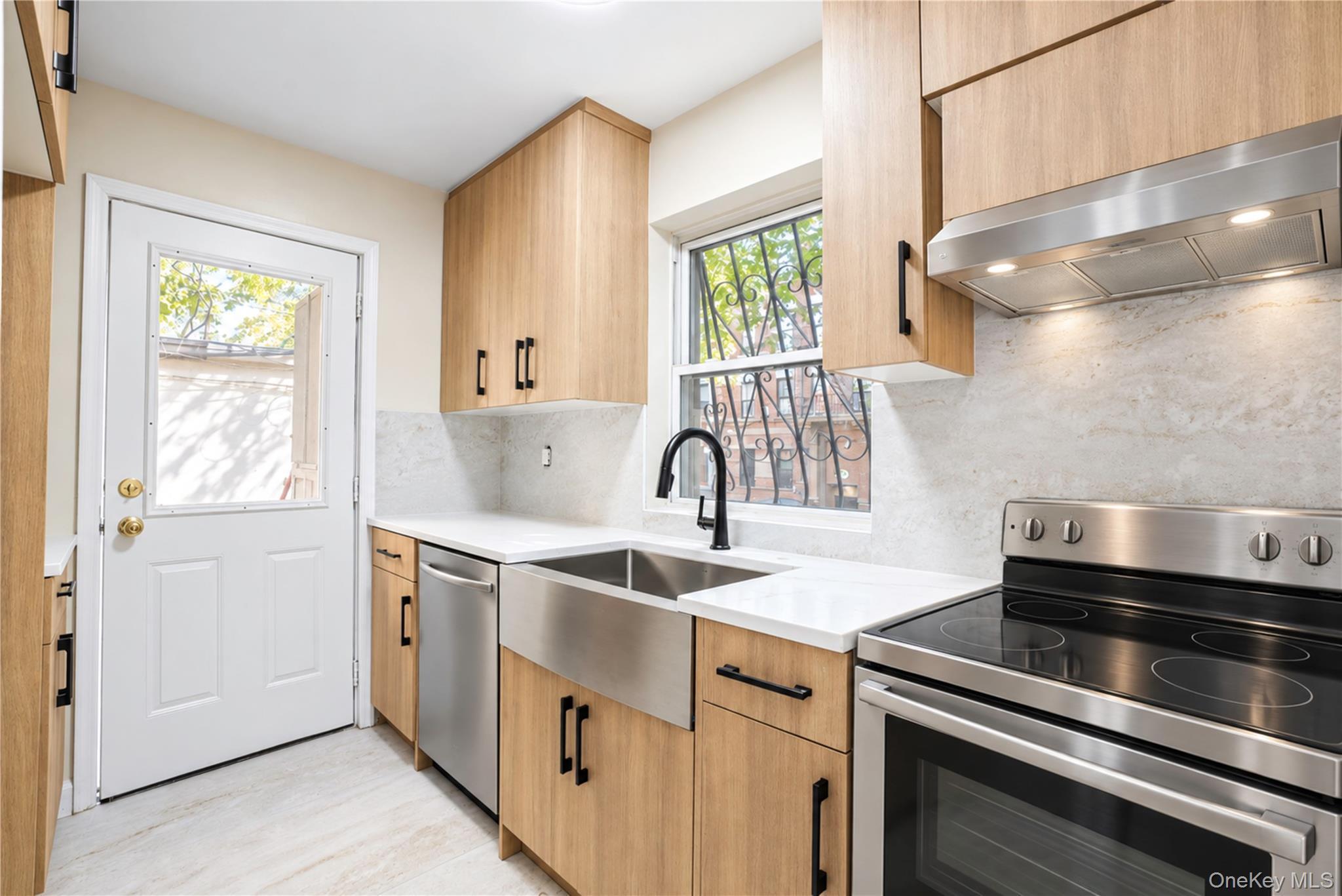 Single Family Oak Terrace Bronx, NY 10454, MLS-1055541-7