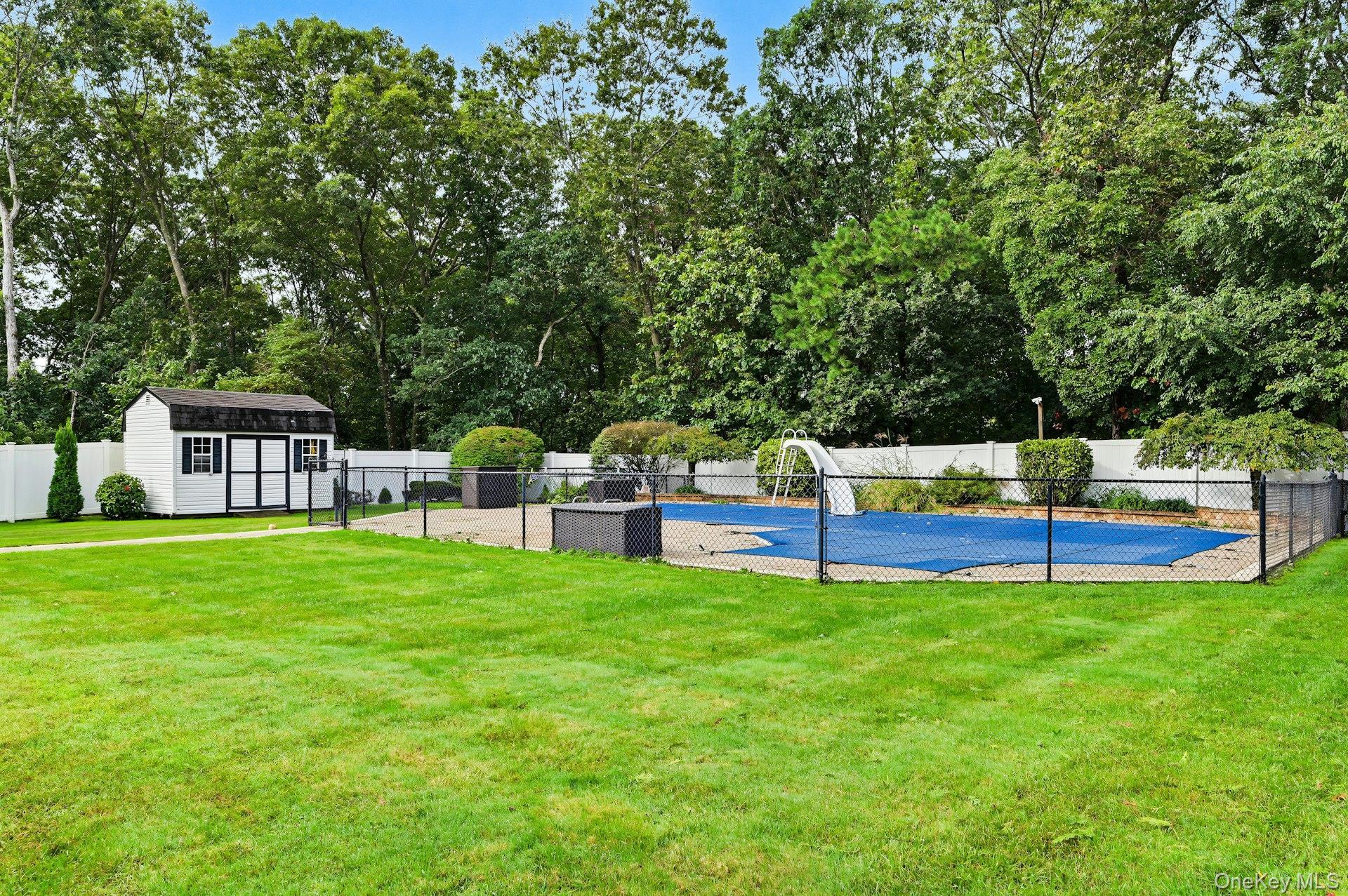 Single Family Layton Lane  Suffolk County, NY 11720, MLS-1055661-5
