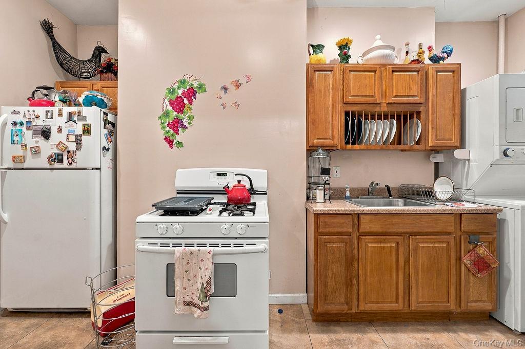 Single Family Devoe Street  Brooklyn, NY 11211, MLS-1055840-3