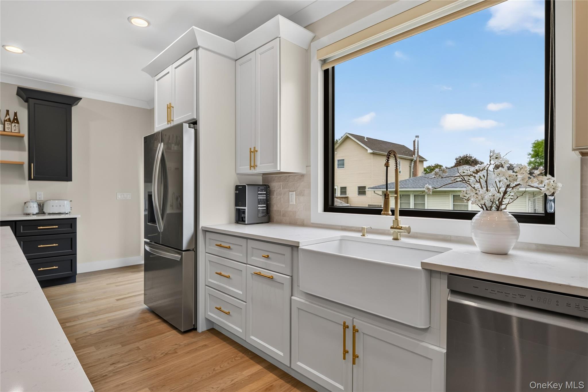Single Family Pecan Street Suffolk County, NY 11757, MLS-1055865-16