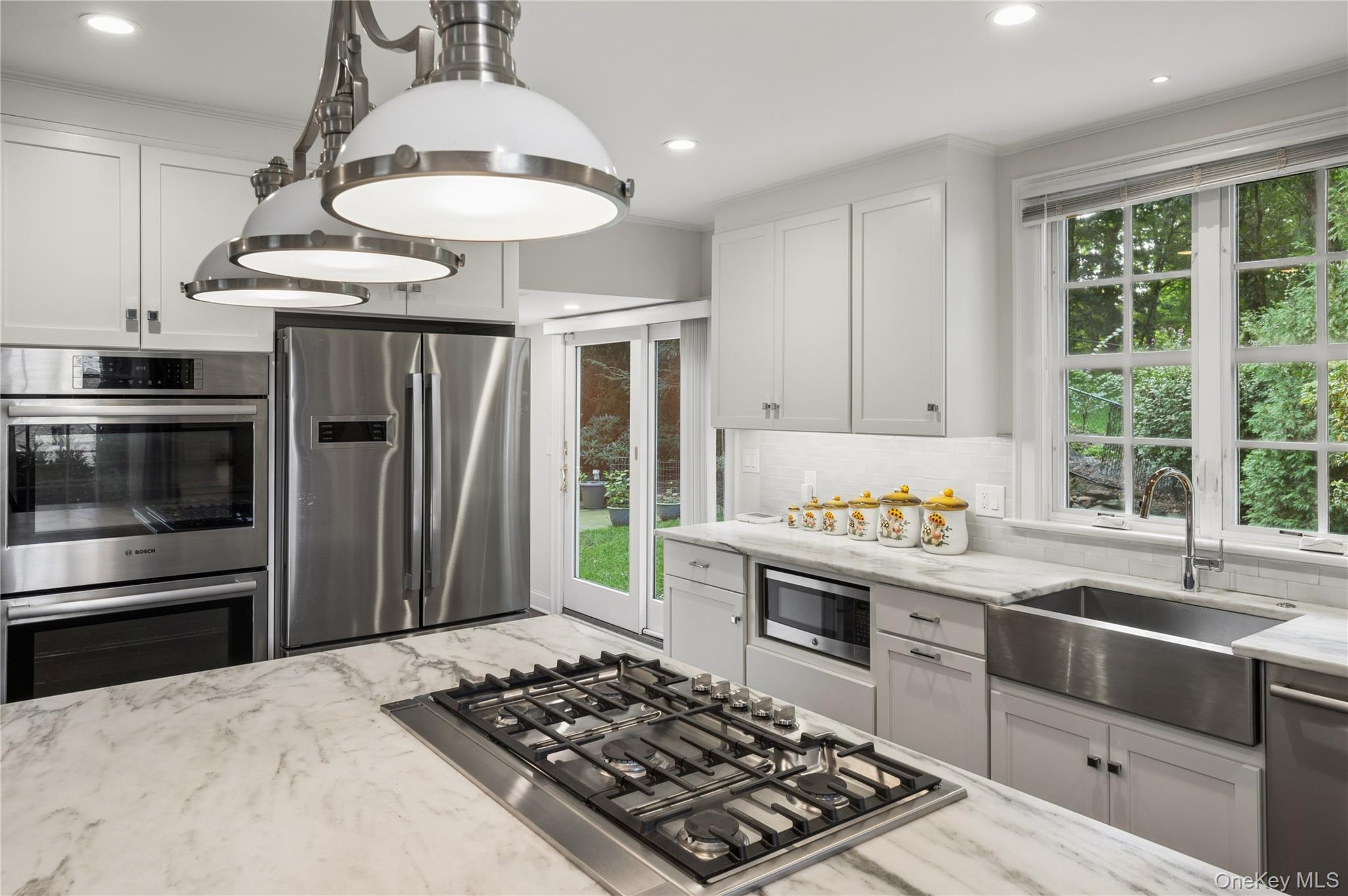 Single Family Douglas Place Westchester County, NY 10552, MLS-1055878-17