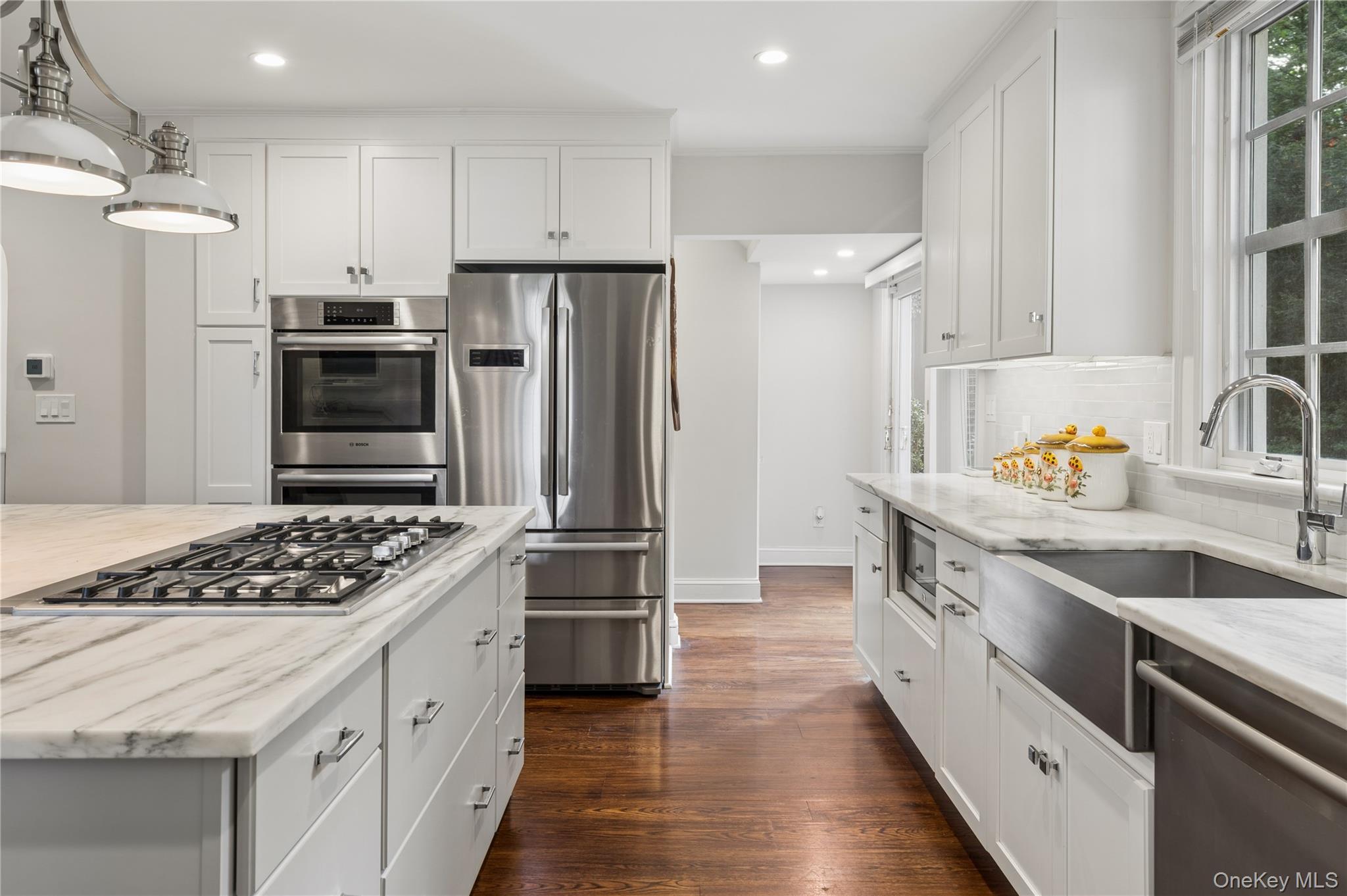 Single Family Douglas Place Westchester County, NY 10552, MLS-1055878-20