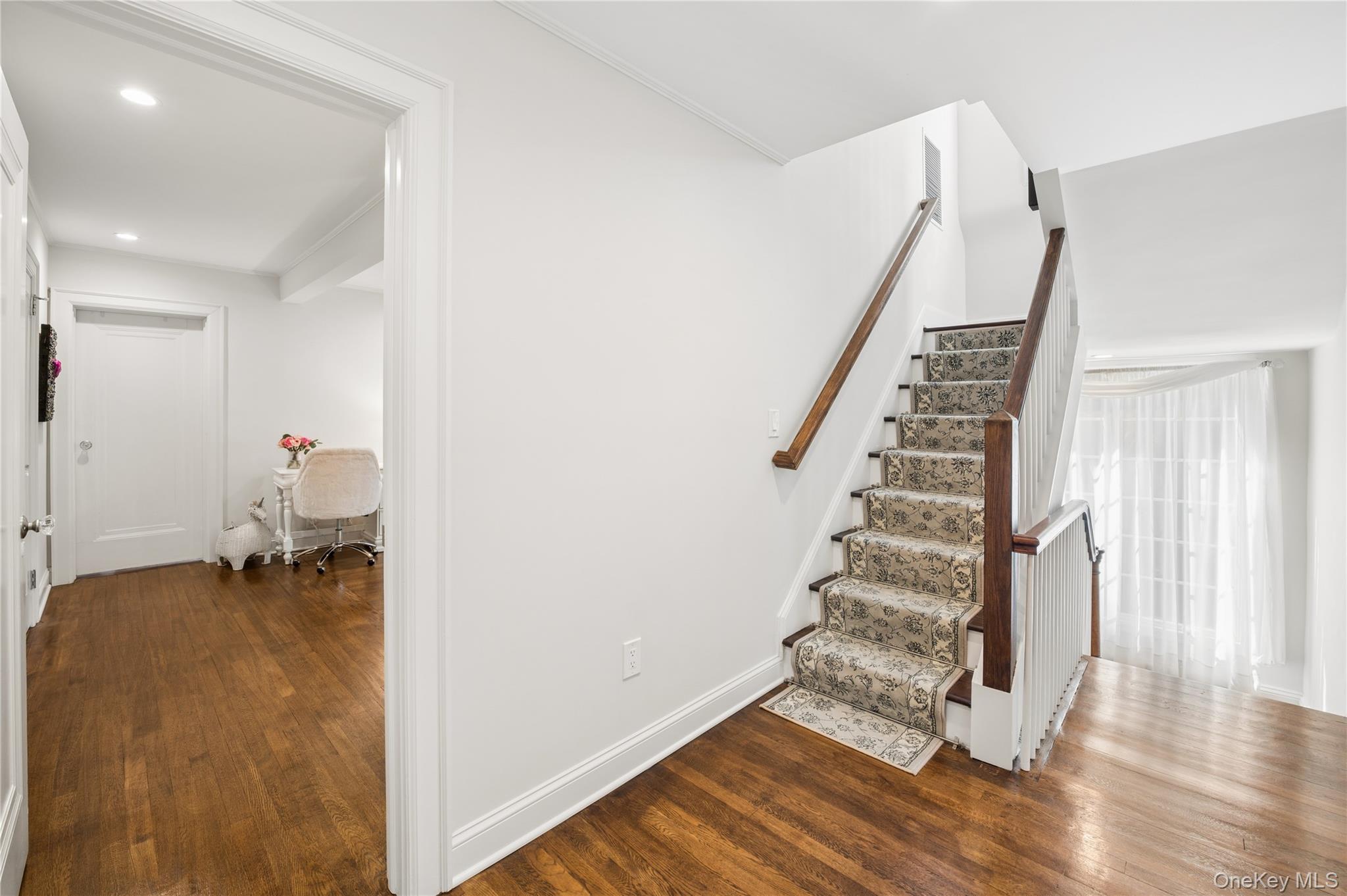 Single Family Douglas Place Westchester County, NY 10552, MLS-1055878-23