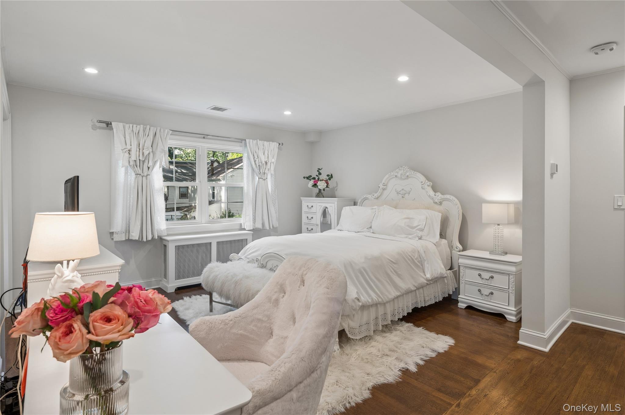 Single Family Douglas Place Westchester County, NY 10552, MLS-1055878-24