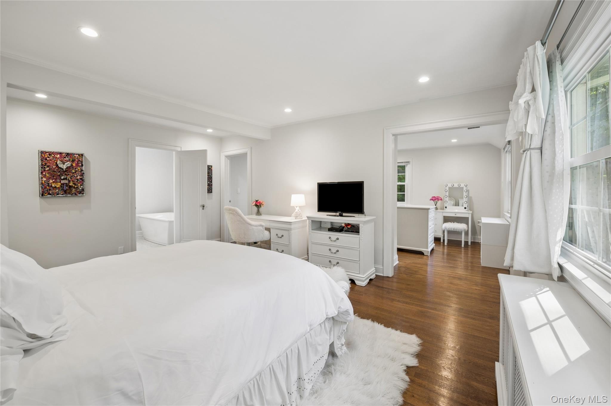 Single Family Douglas Place Westchester County, NY 10552, MLS-1055878-27