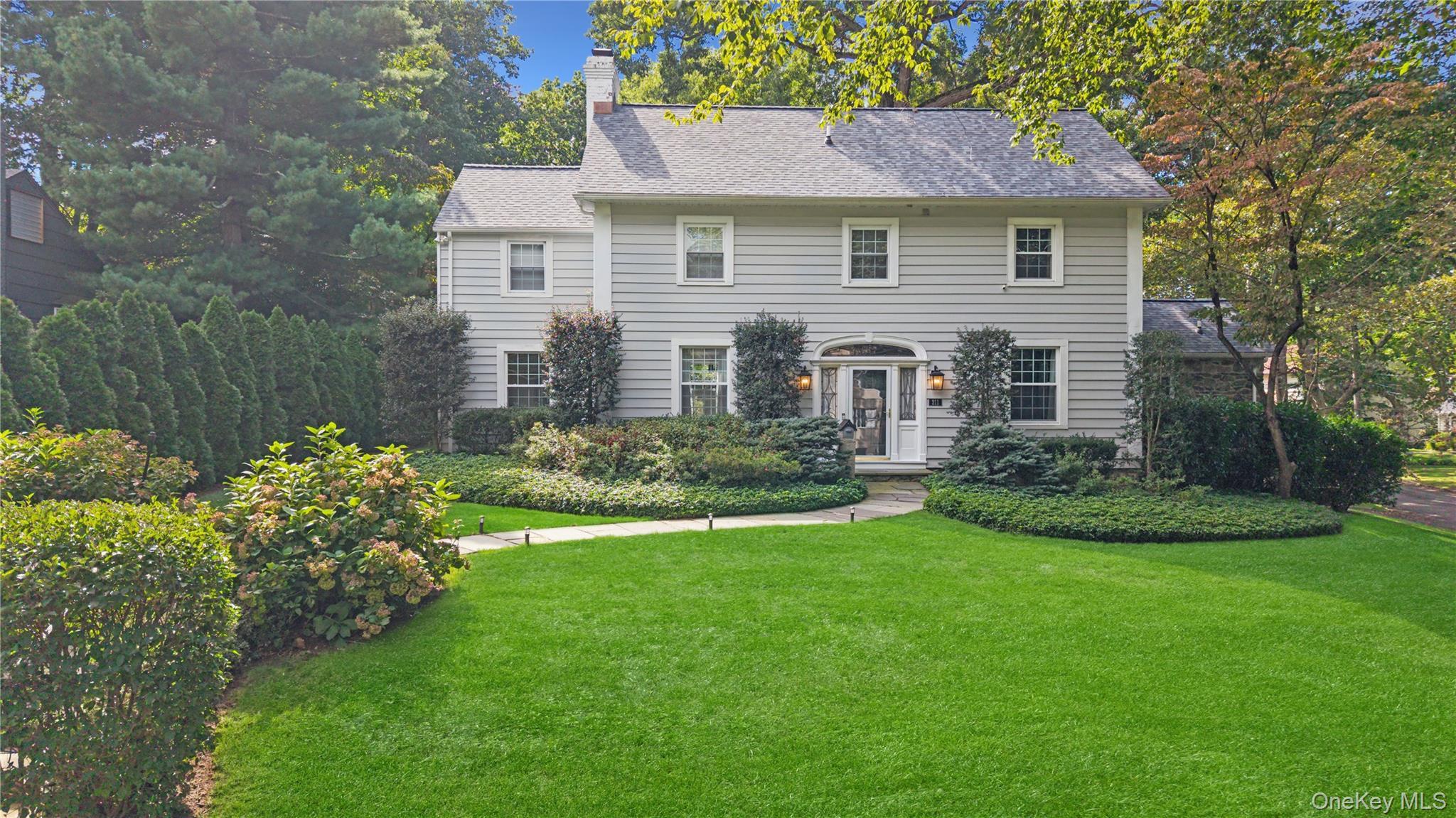 Single Family Douglas Place Westchester County, NY 10552, MLS-1055878-3