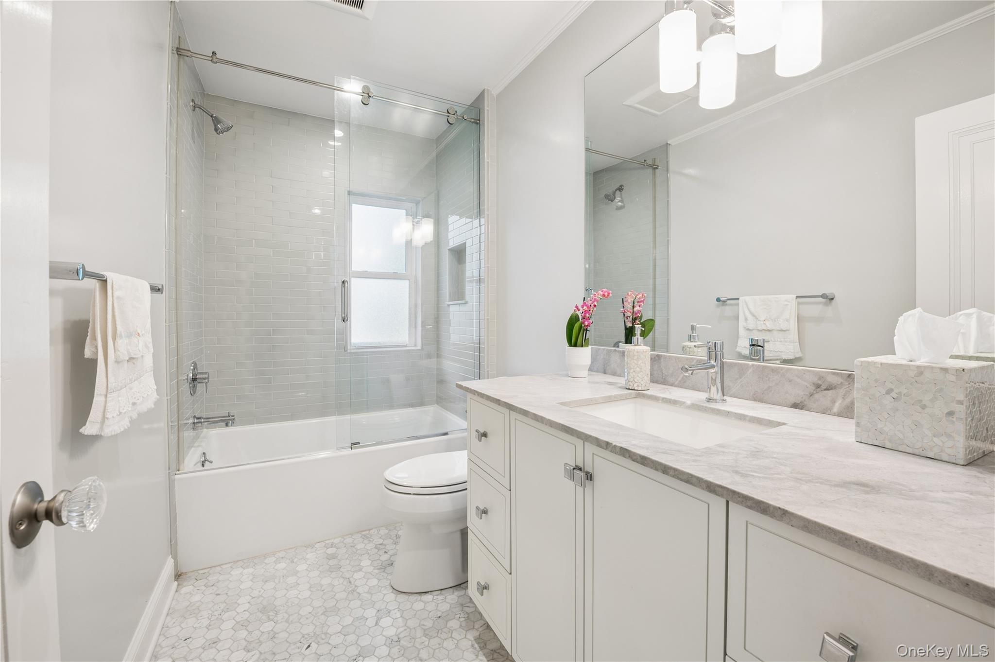 Single Family Douglas Place Westchester County, NY 10552, MLS-1055878-33