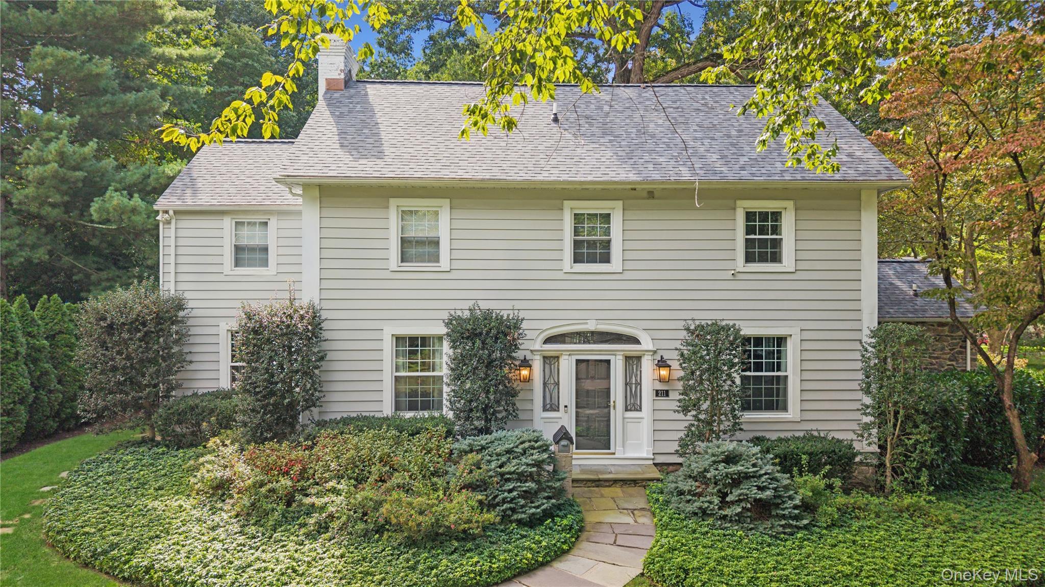 Single Family Douglas Place Westchester County, NY 10552, MLS-1055878-4
