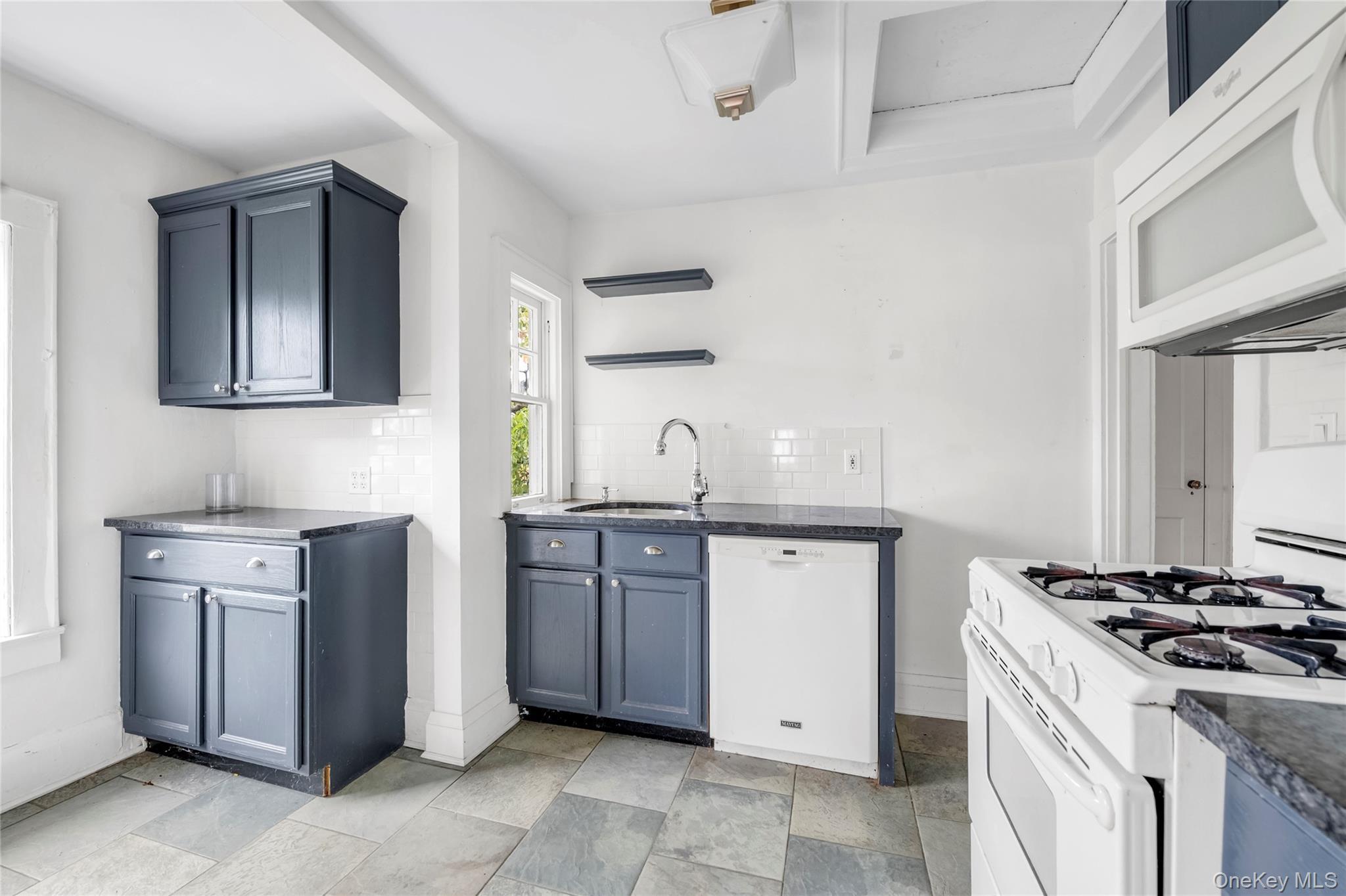 Single Family 34th Avenue Queens, NY 11361, MLS-1055880-3