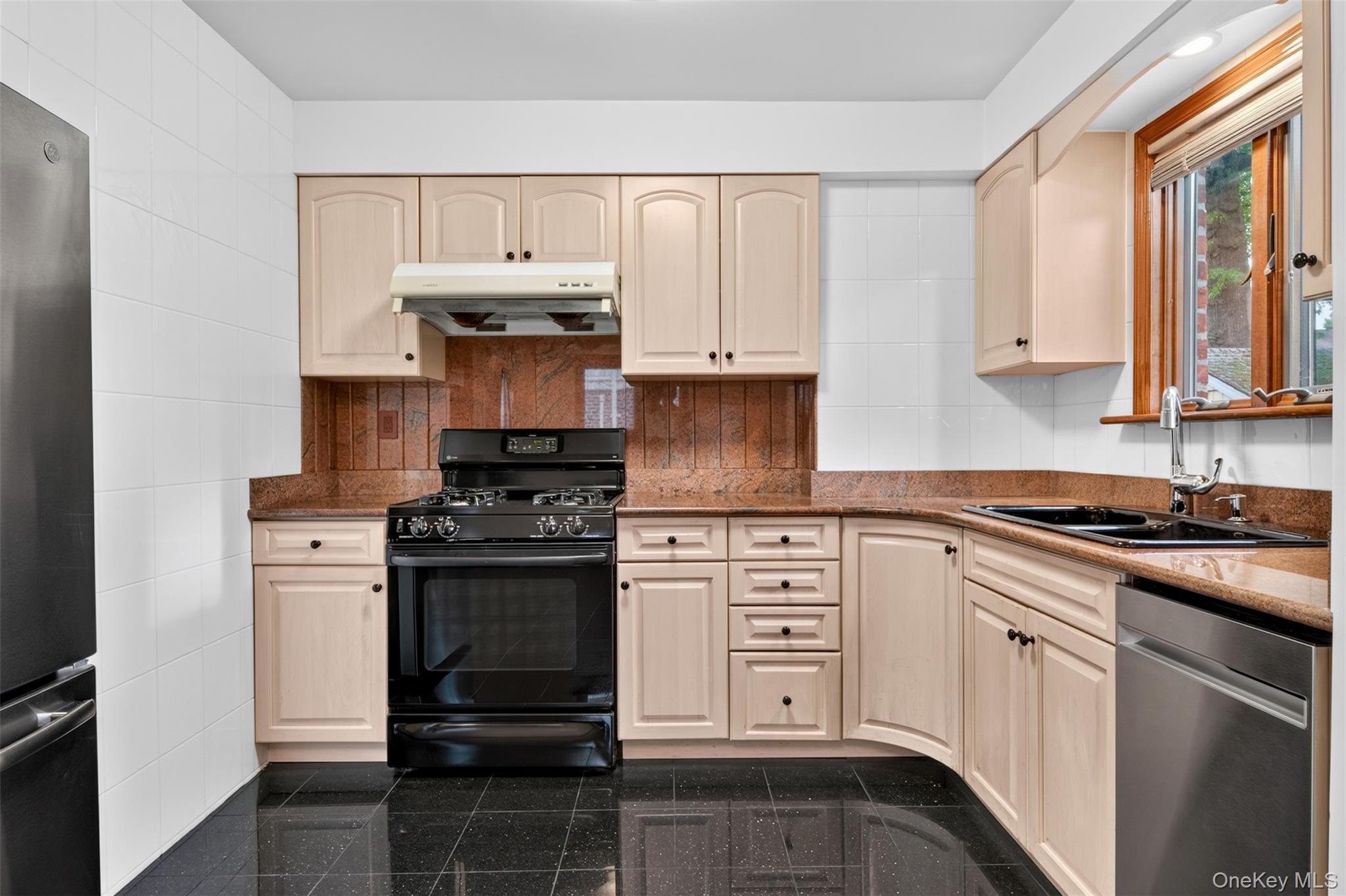 Single Family Francis Lewis Boulevard Queens, NY 11364, MLS-1055890-6