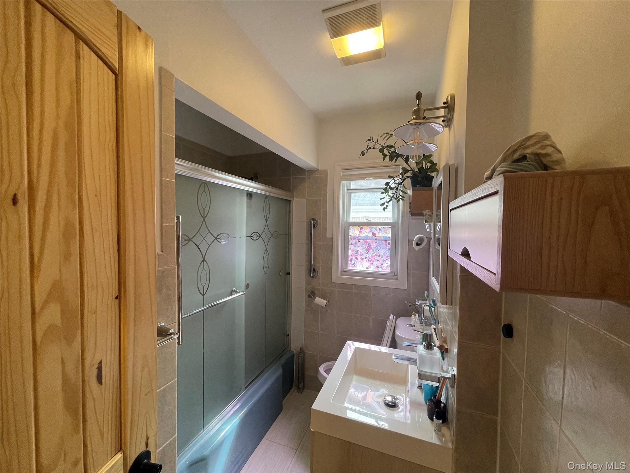 Single Family 250th Street  Queens, NY 11426, MLS-1055892-10