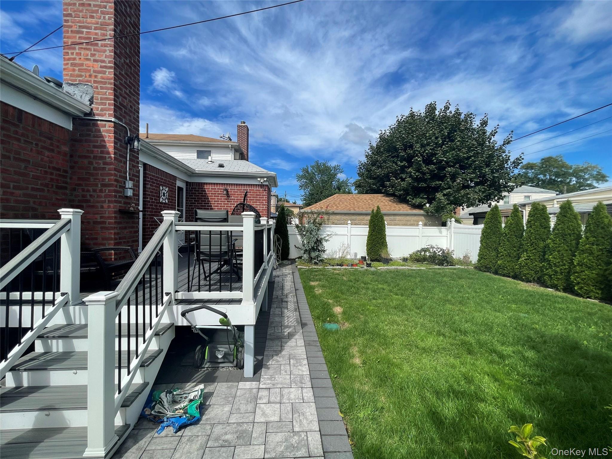 Single Family 250th Street  Queens, NY 11426, MLS-1055892-35