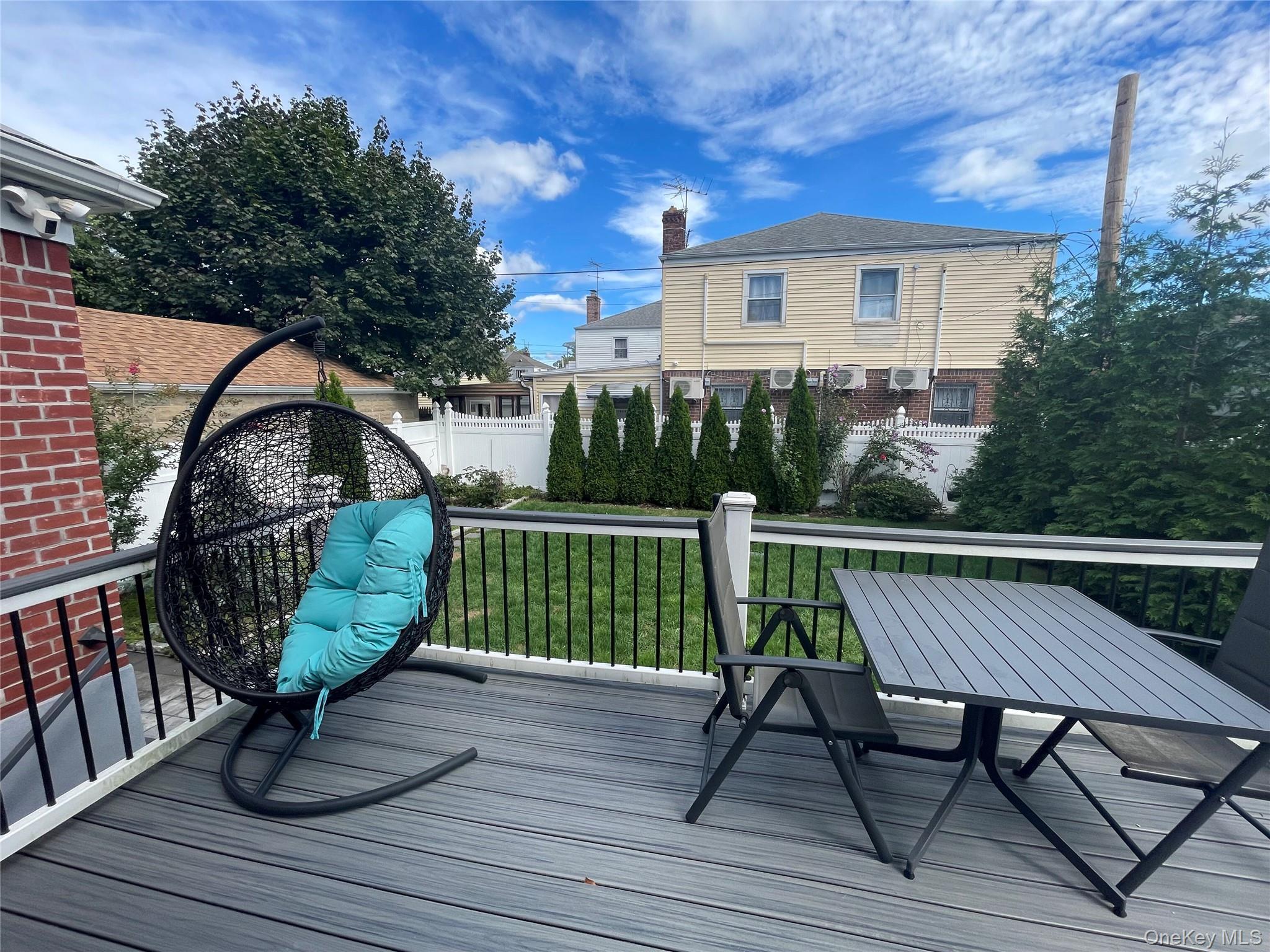 Single Family 250th Street  Queens, NY 11426, MLS-1055892-40