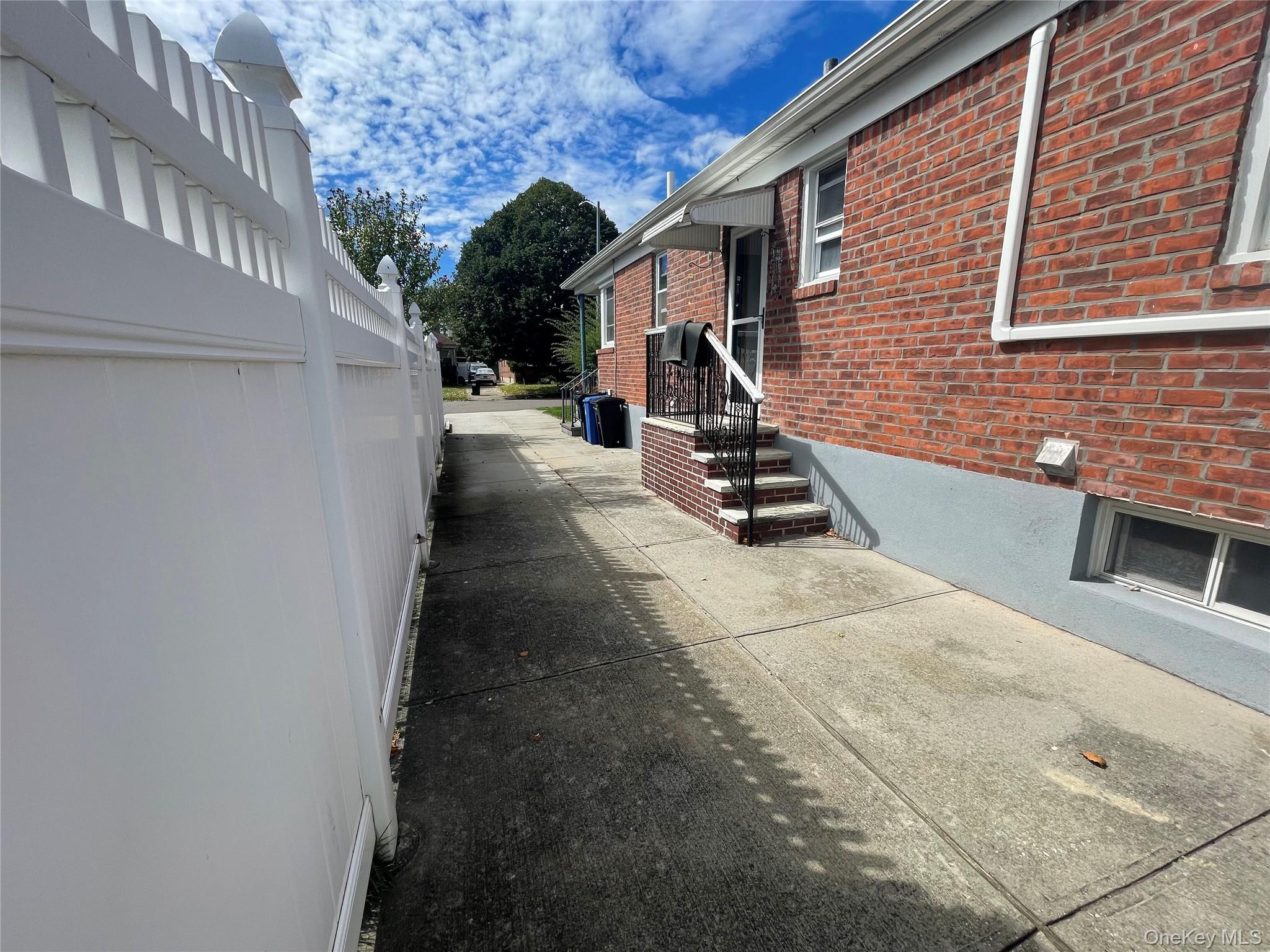 Single Family 250th Street  Queens, NY 11426, MLS-1055892-41