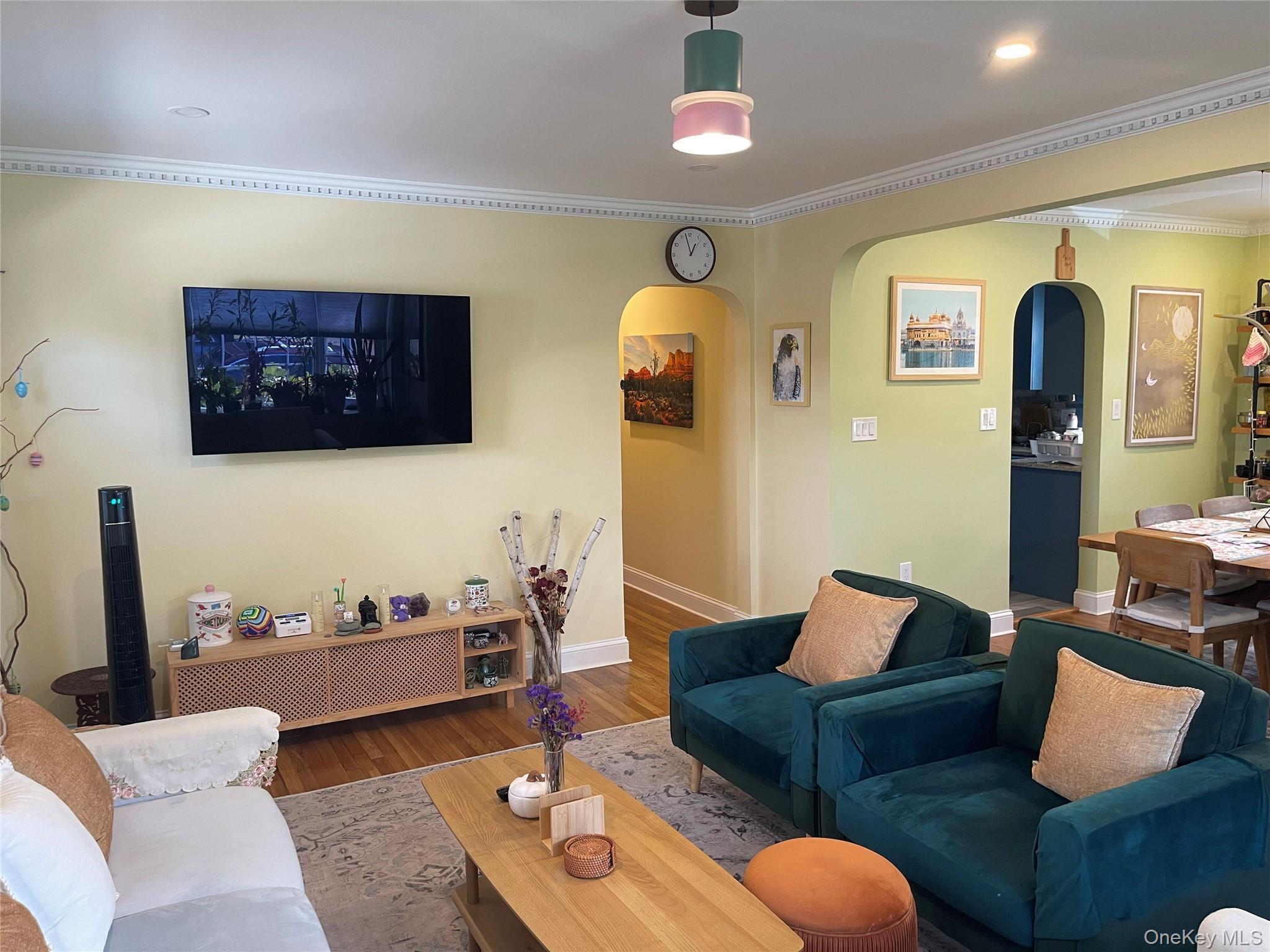 Single Family 250th Street  Queens, NY 11426, MLS-1055892-5