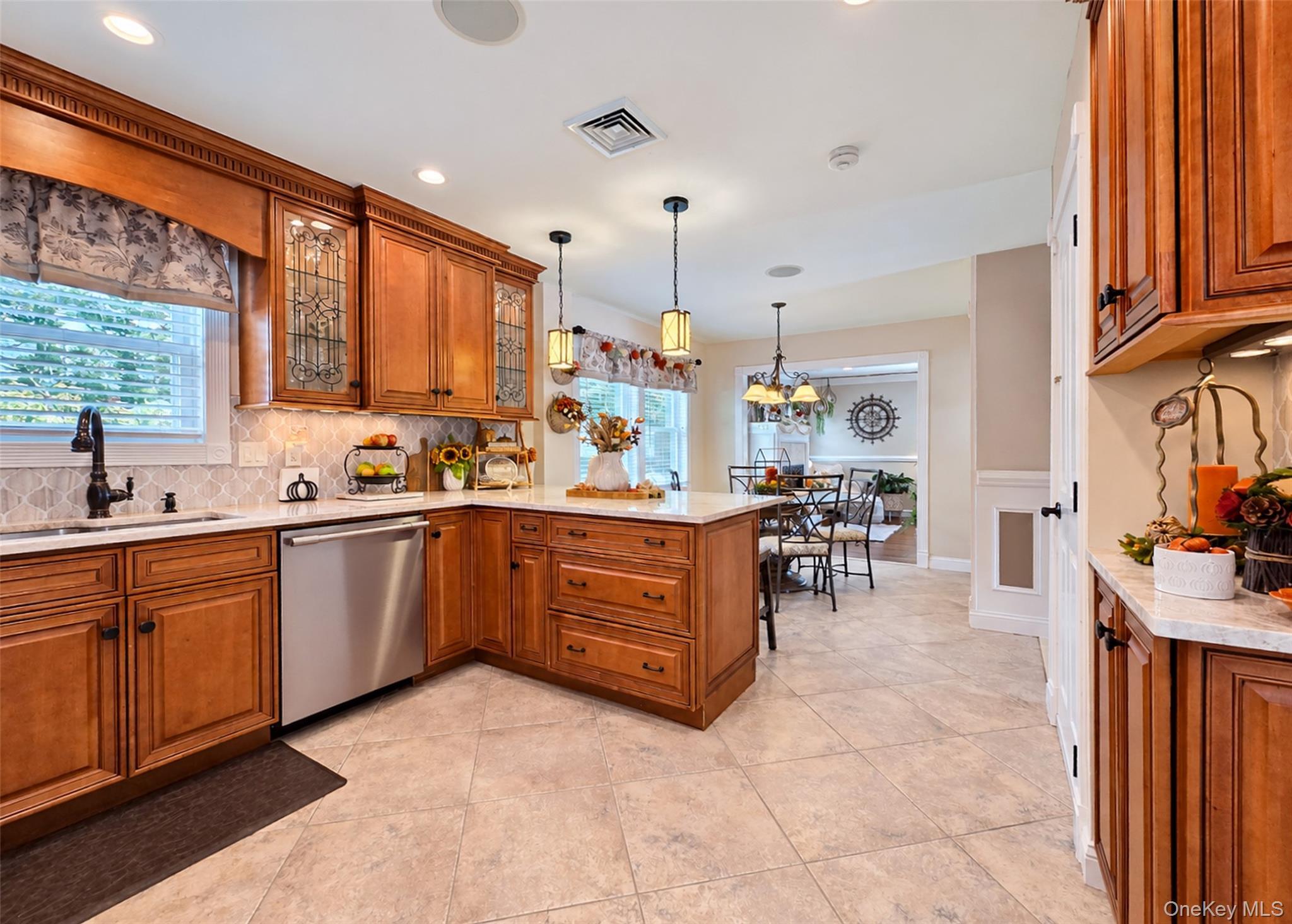 Single Family Park Avenue  Suffolk County, NY 11720, MLS-1055898-10