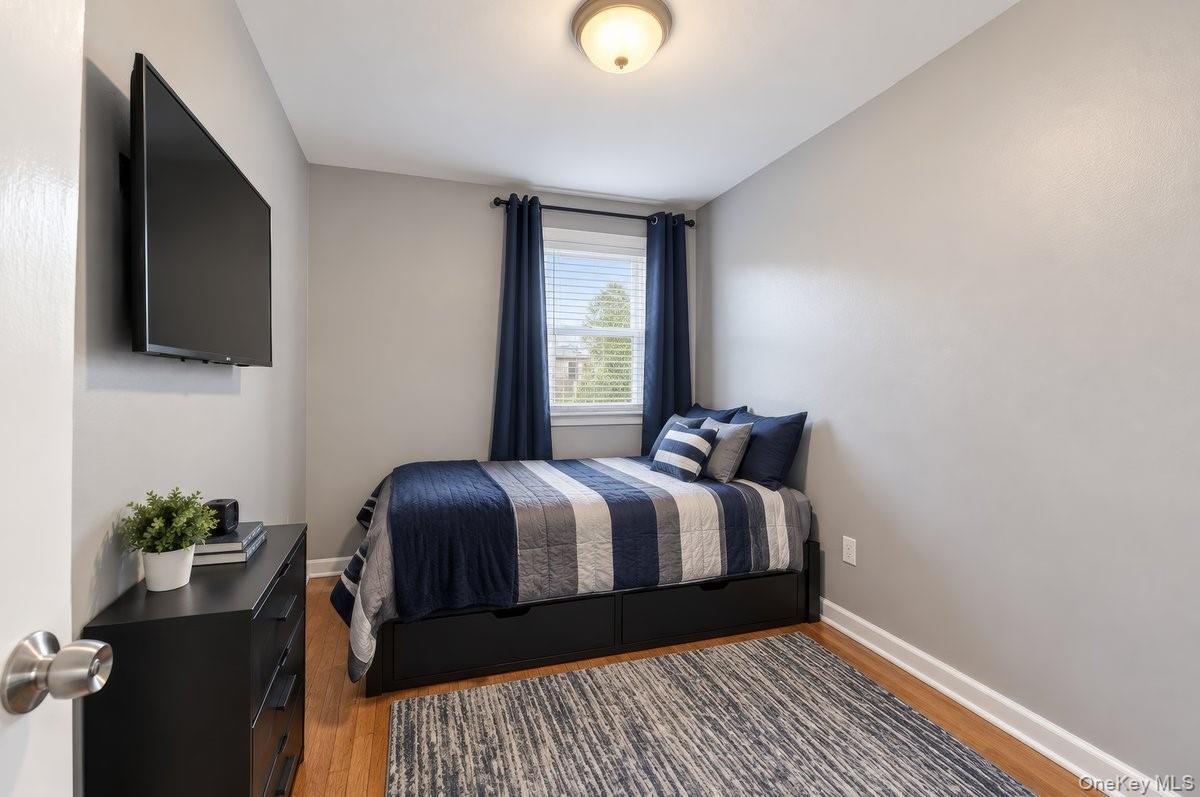 Single Family Swinton Avenue Bronx, NY 10465, MLS-1055901-10