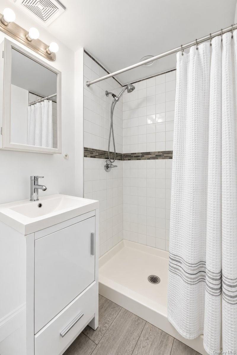 Single Family Swinton Avenue Bronx, NY 10465, MLS-1055901-14
