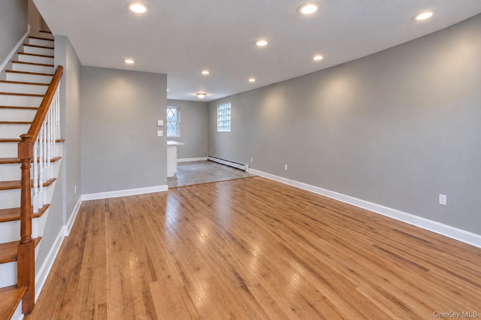 Single Family Swinton Avenue Bronx, NY 10465, MLS-1055901-3