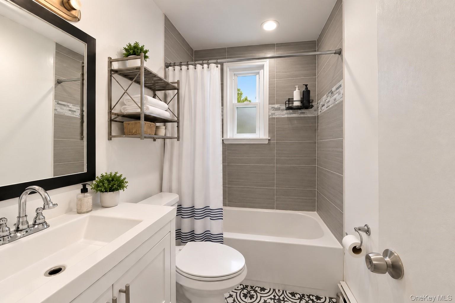 Single Family Swinton Avenue Bronx, NY 10465, MLS-1055901-8