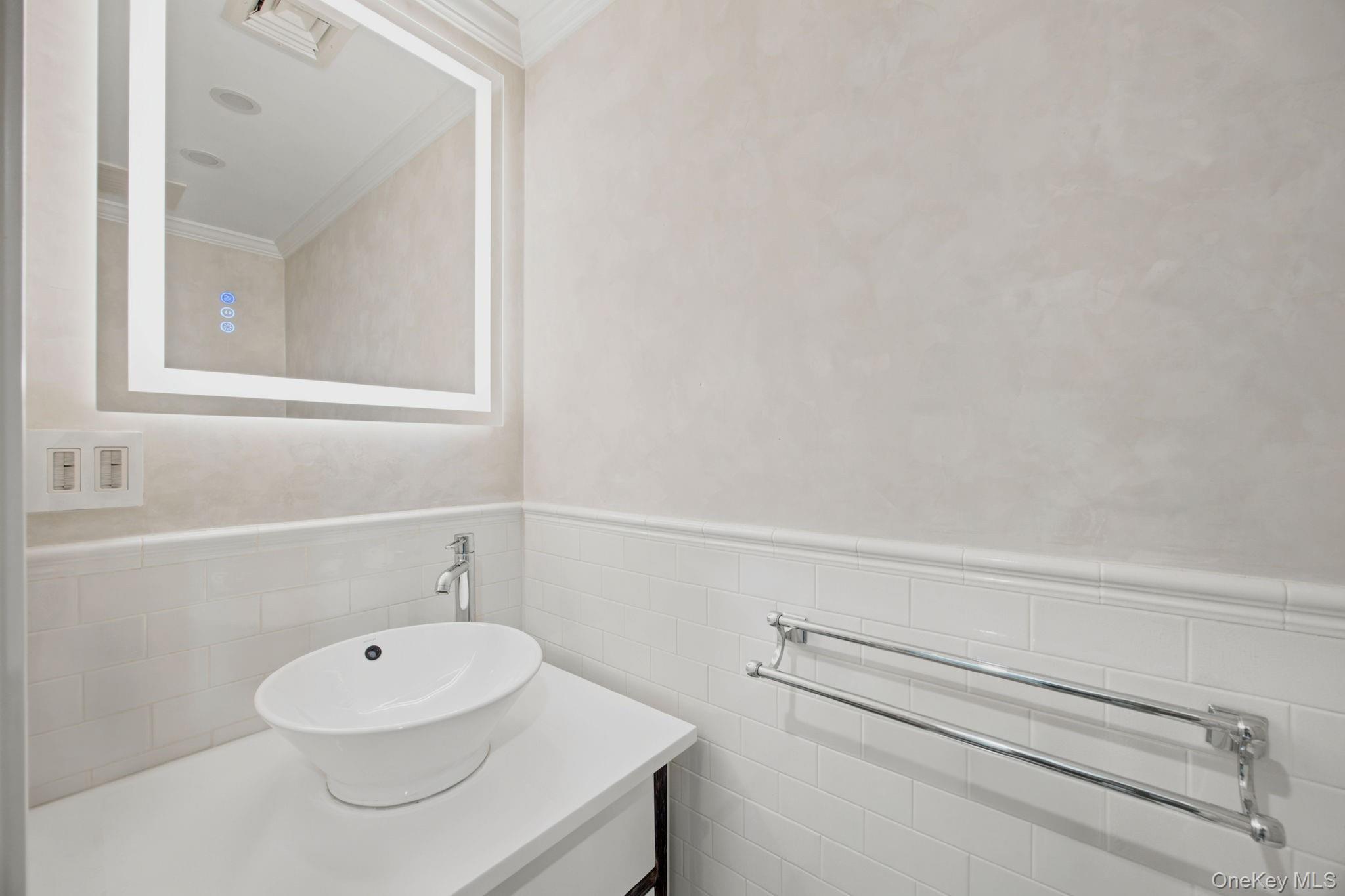 Single Family Hazen Street Queens, NY 11370, MLS-1055931-15