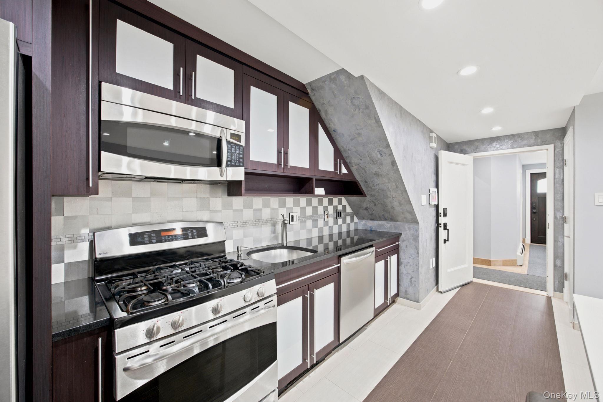 Single Family Hazen Street Queens, NY 11370, MLS-1055931-20