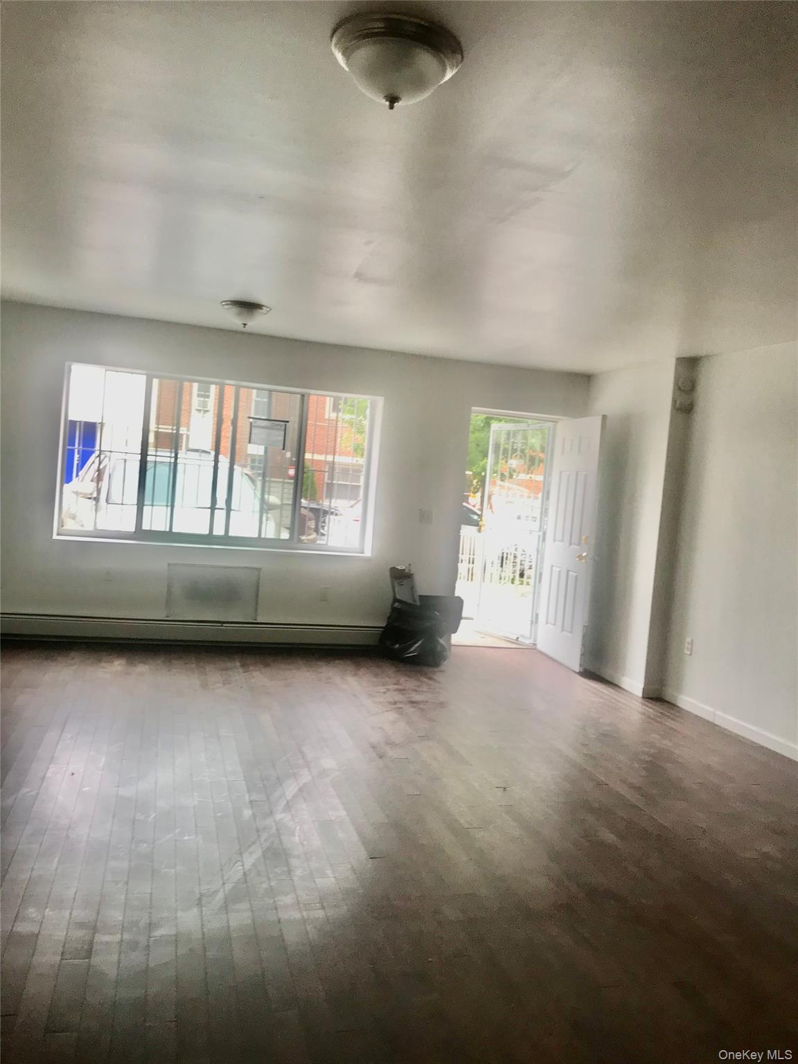 Single Family Carpenter Avenue Bronx, NY 10466, MLS-1055934-16