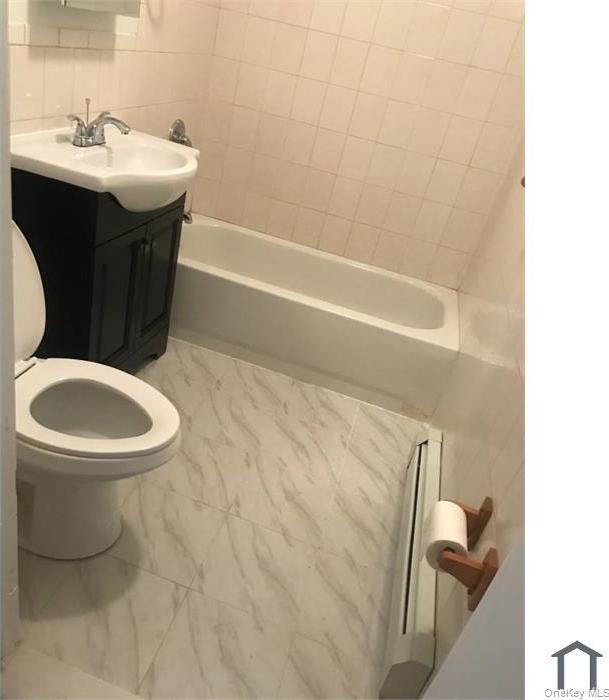 Single Family Carpenter Avenue Bronx, NY 10466, MLS-1055934-2