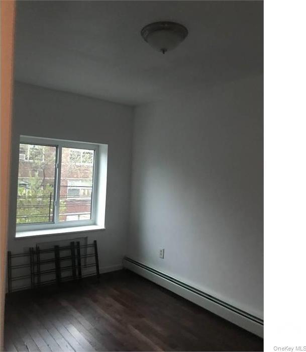 Single Family Carpenter Avenue Bronx, NY 10466, MLS-1055934-4