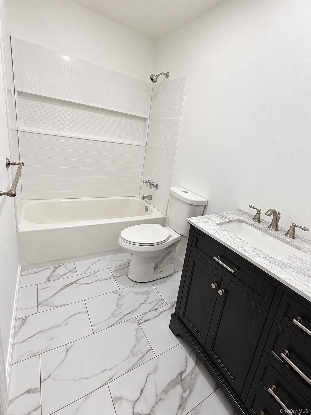 Single Family Sherwood Drive Suffolk County, NY 11951, MLS-1055942-5