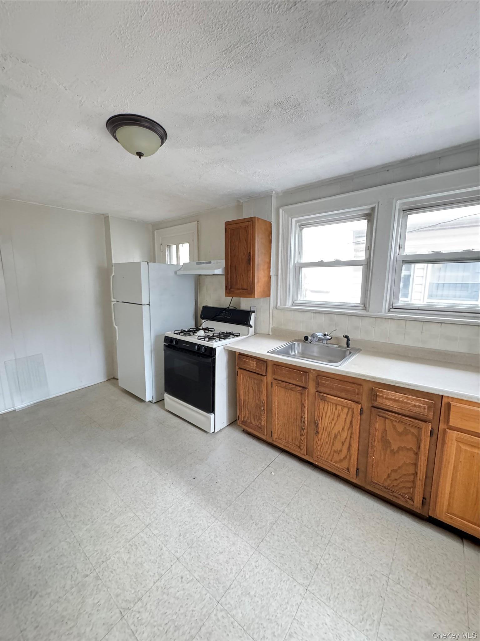 Single Family N Oak Drive  Bronx, NY 10467, MLS-1055977-9