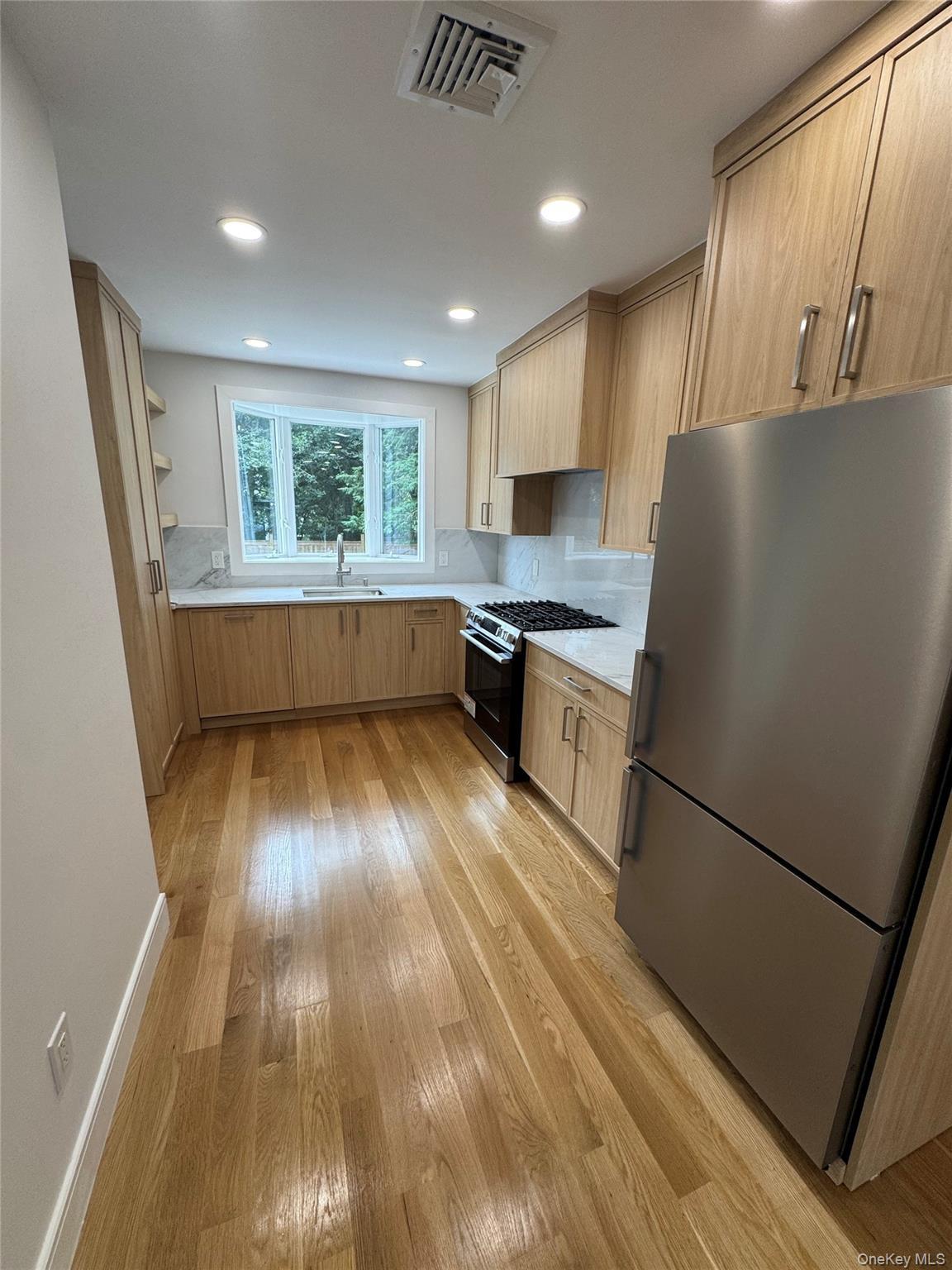 Single Family Willow Street Nassau County, NY 11577, MLS-1055998-13