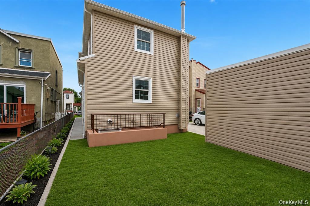 Single Family 234th Street Queens, NY 11422, MLS-1056010-16